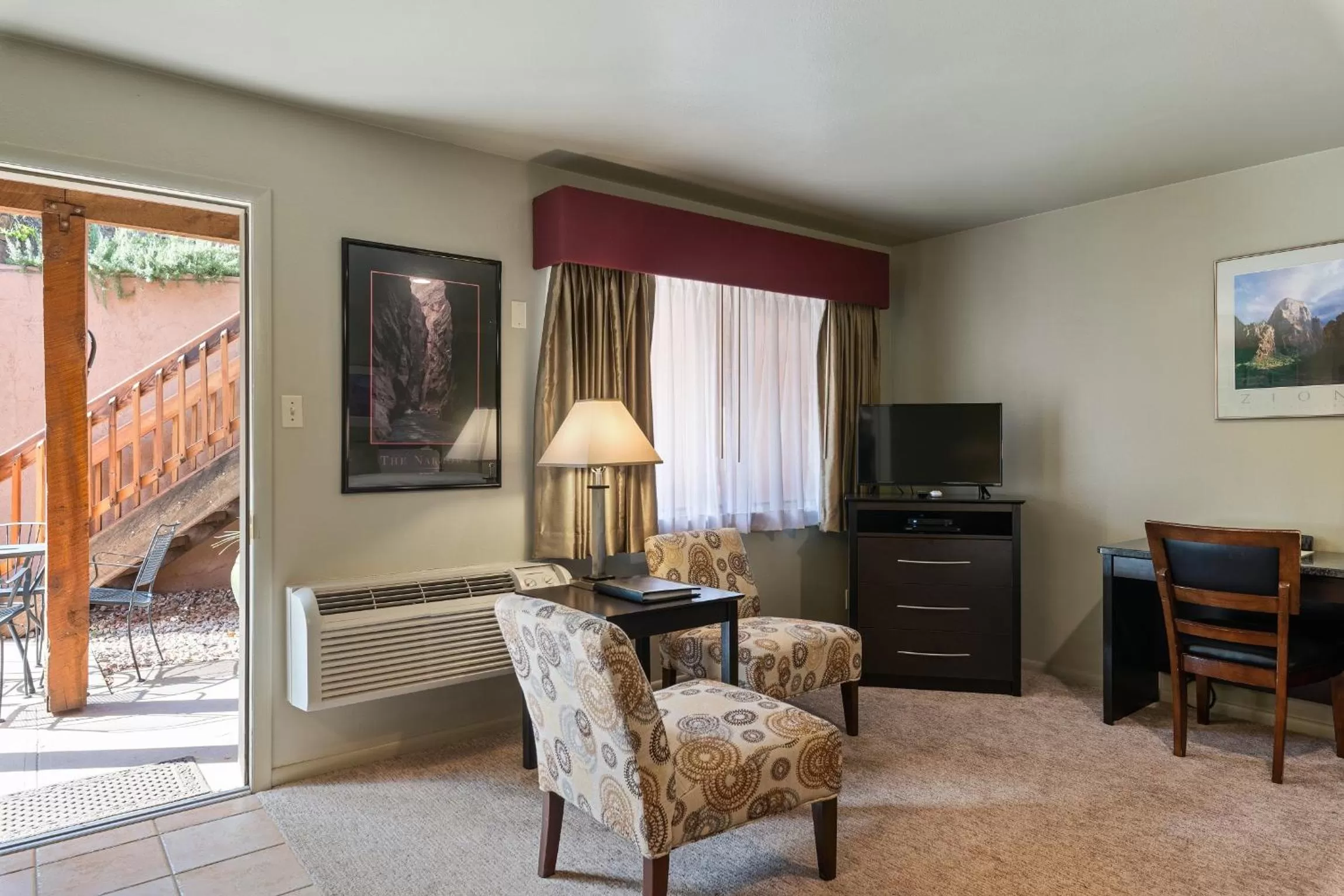 Standard King Room in Flanigan`s Resort and Spa