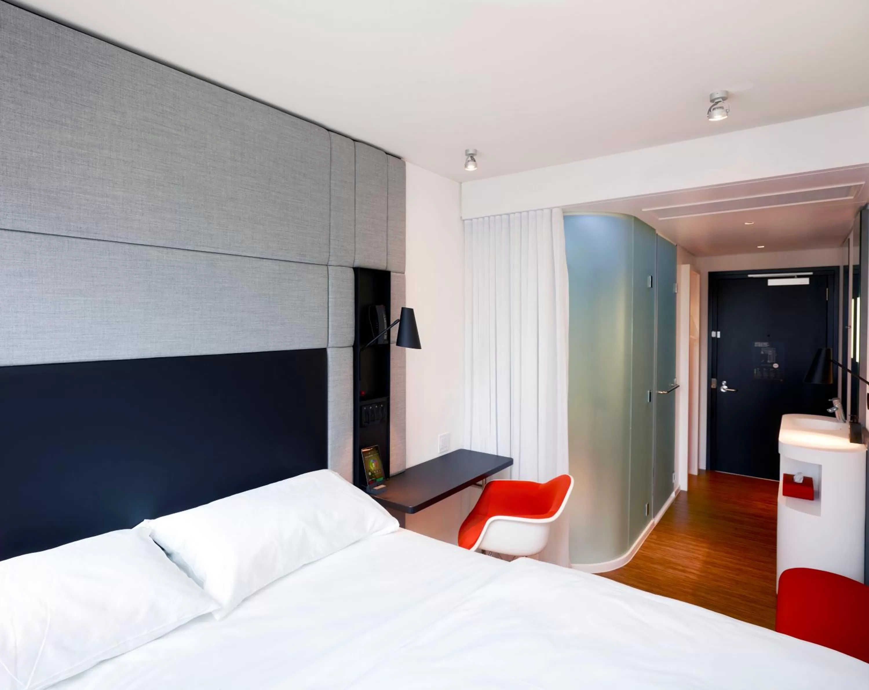 King Room - single occupancy in citizenM Los Angeles Downtown