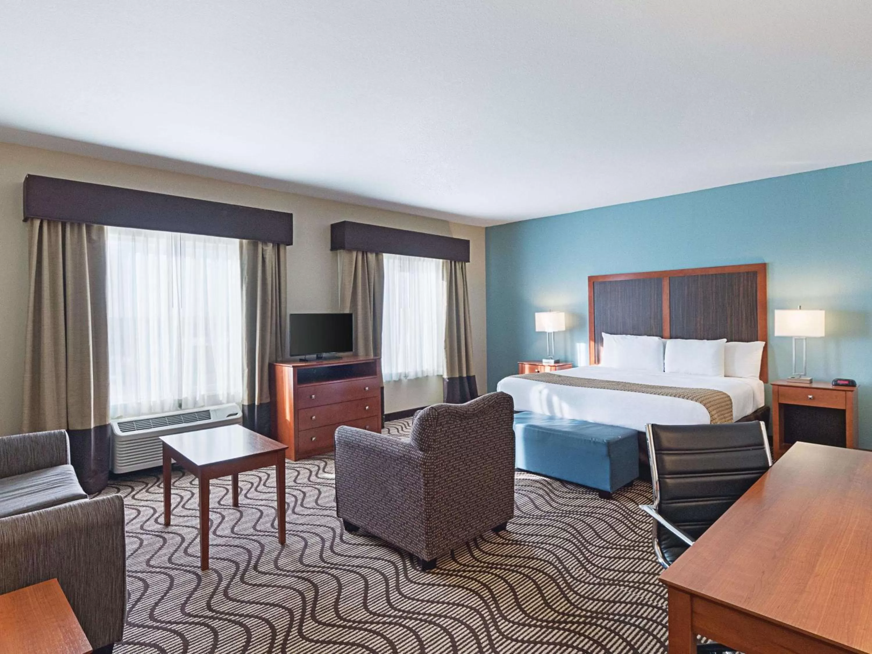 Deluxe King Suite - Non-Smoking in La Quinta by Wyndham Mathis