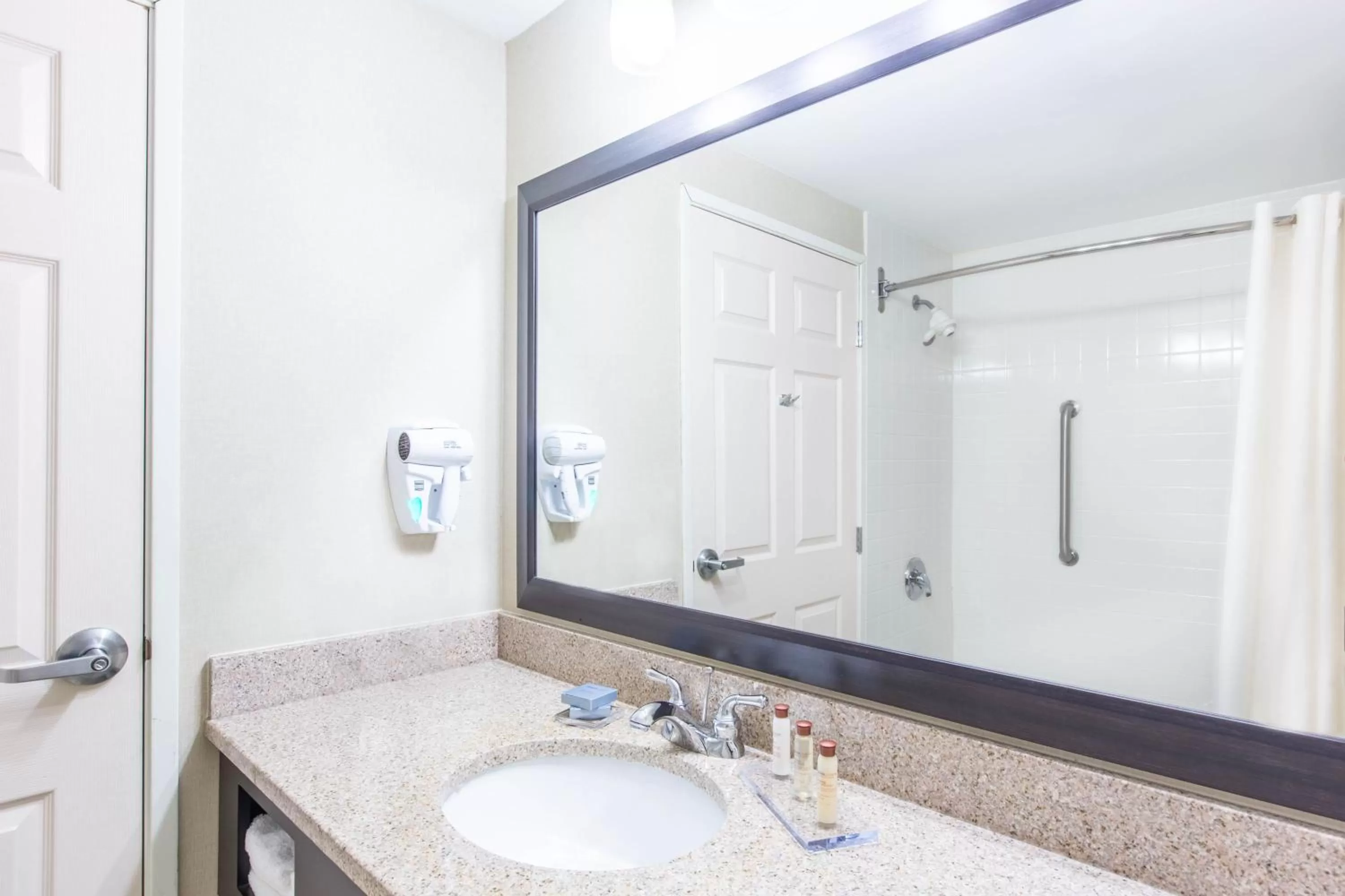 Queen Room with Two Queen Beds - Non-Smoking in Wingate by Wyndham (Lexington, VA)