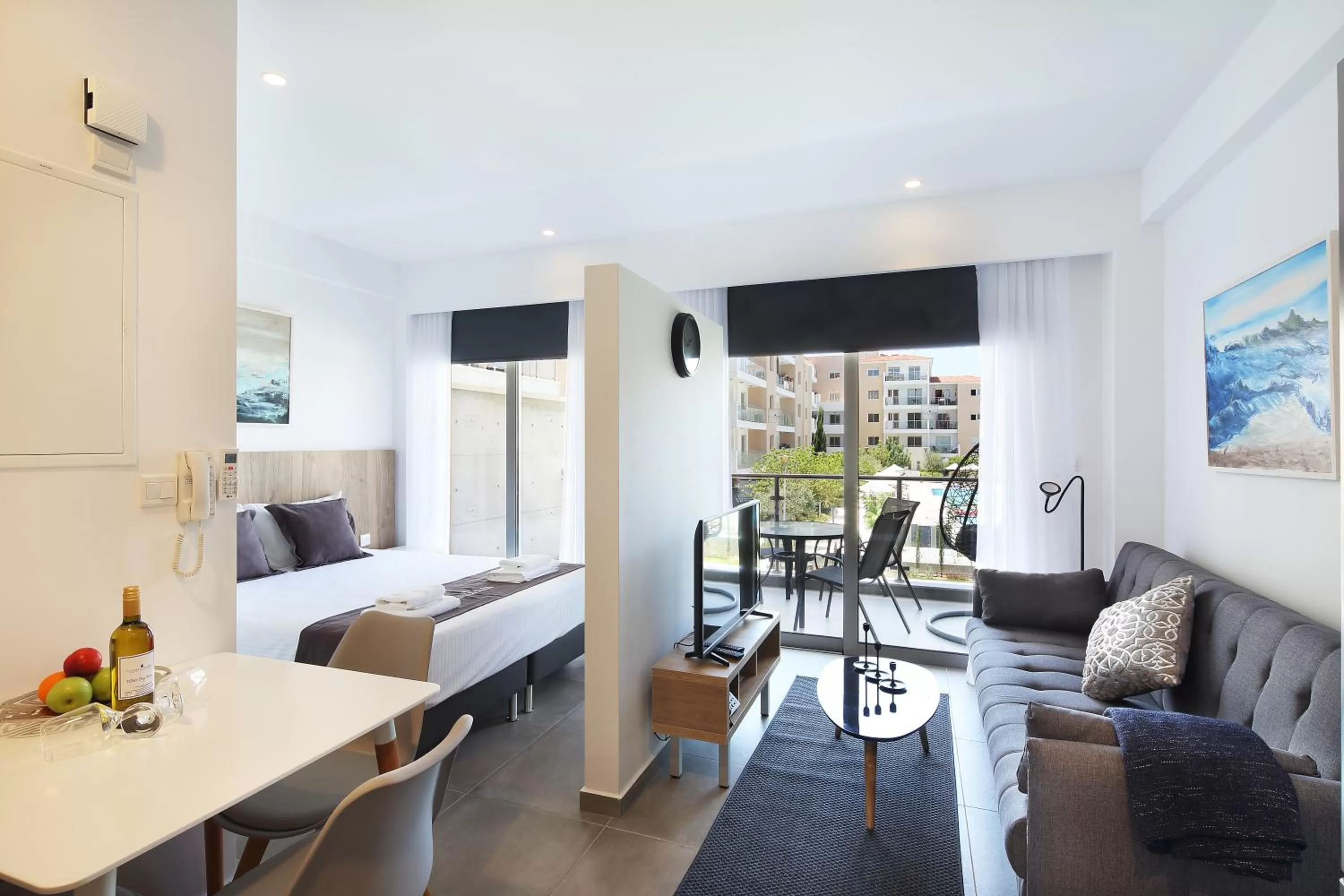 Deluxe Studio in Elysia Park