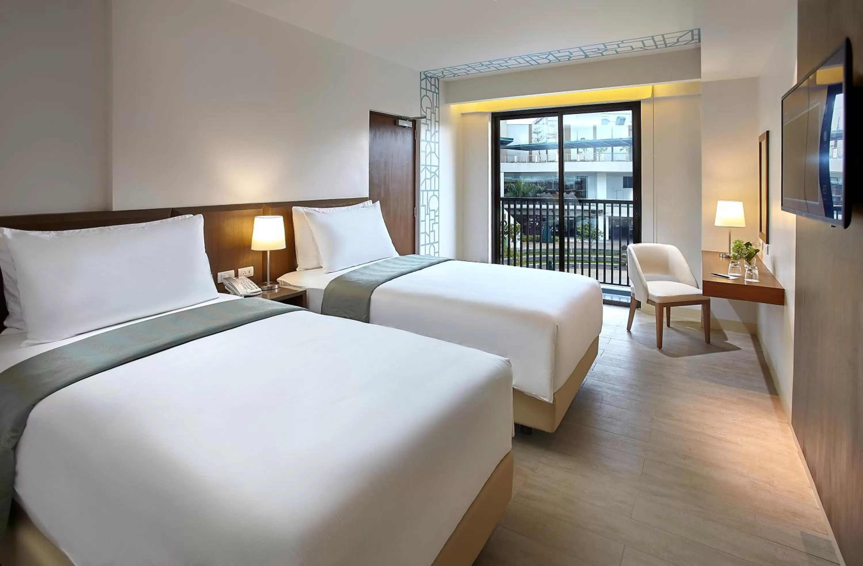 Deluxe Twin Room in Quest Hotel Tagaytay