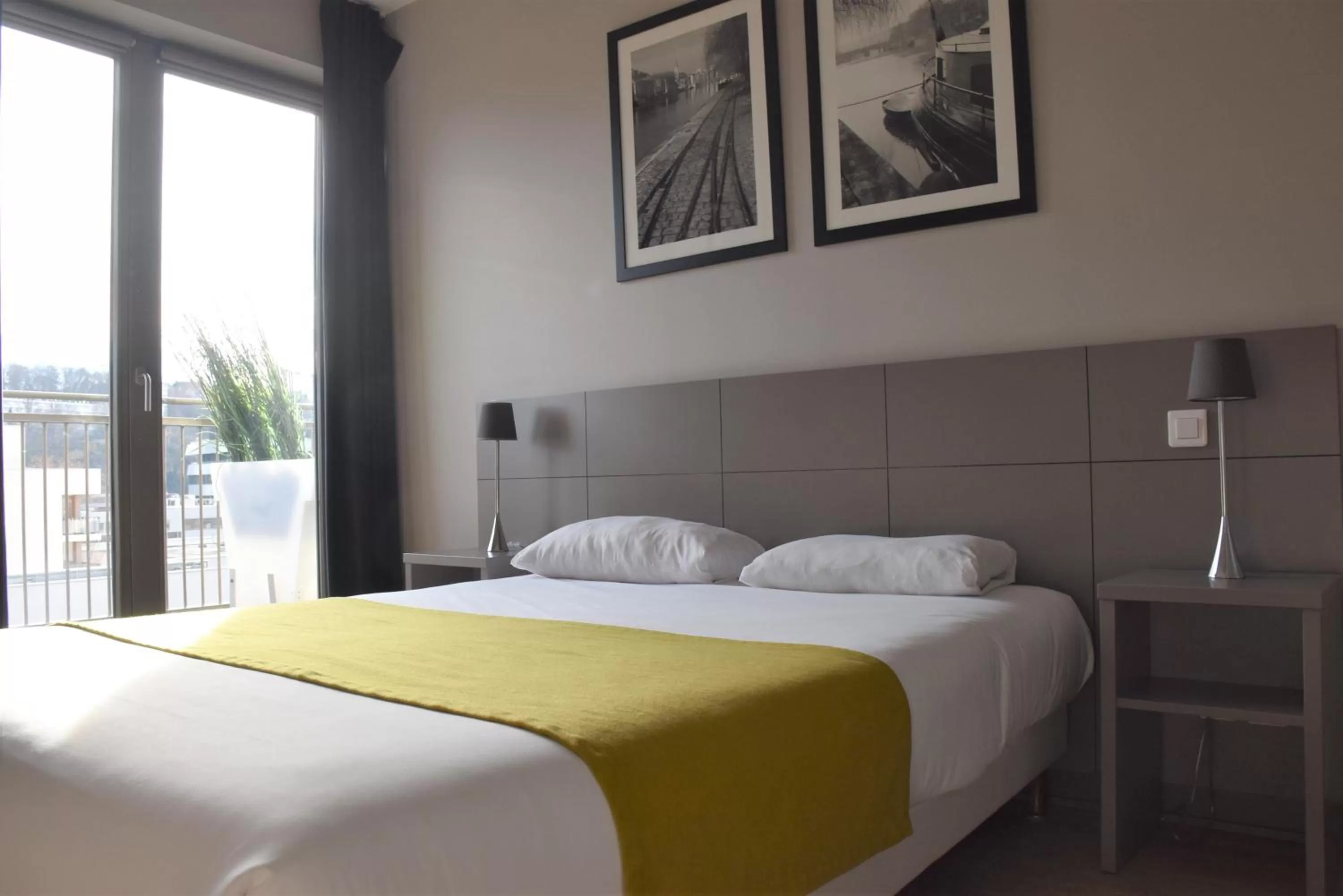 Comfort Double Room in Adonis Lyon Dock Ouest