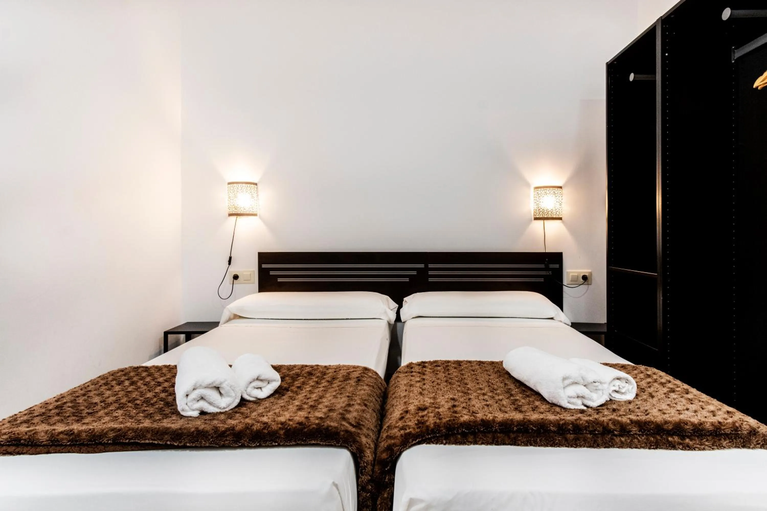 Superior Twin Room with City View in Hostal Rincón de Sol - Centro Madrid - Self Checkin