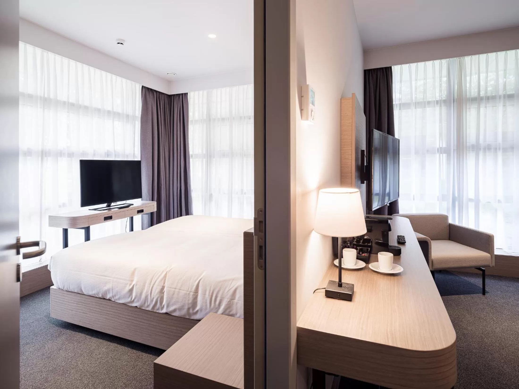 King Suite with Sofa Bed in Executive Residency by Best Western Amsterdam Airport