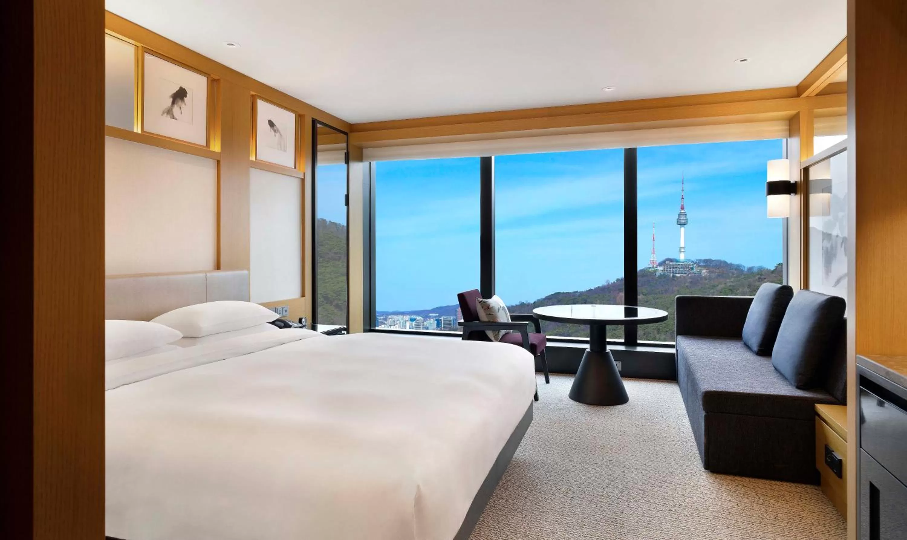 King Room with Mountain View in Grand Hyatt Seoul