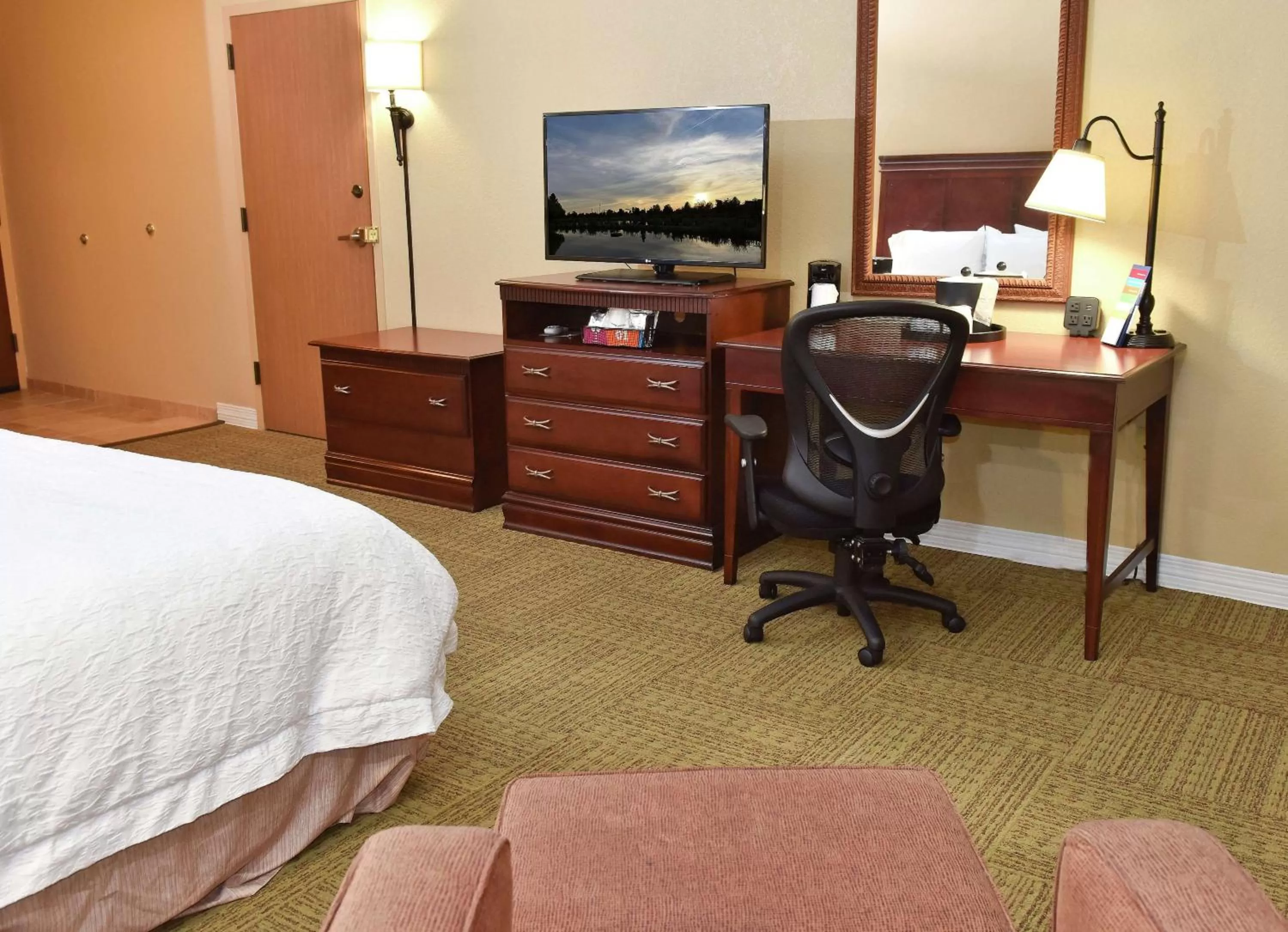 Queen Room with Mobility Access/Non-Smoking in Hampton Inn Ruston