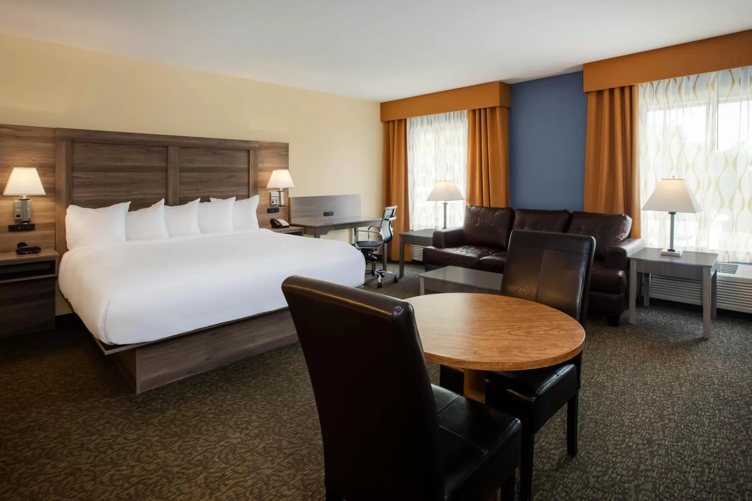 King Studio Suite - Non-Smoking in Days Inn by Wyndham Cadillac