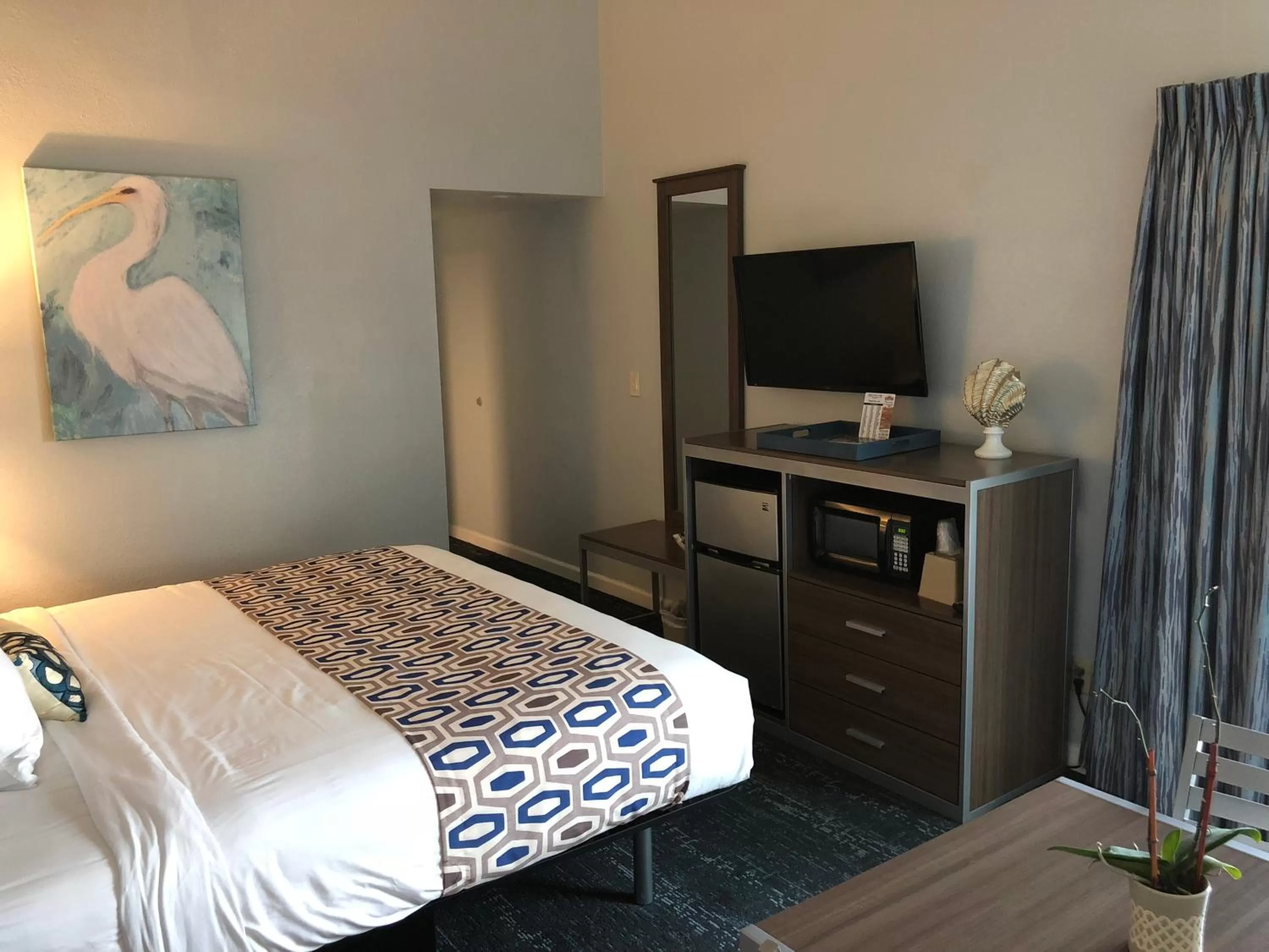 Deluxe King Room in Sand Dollar Inn