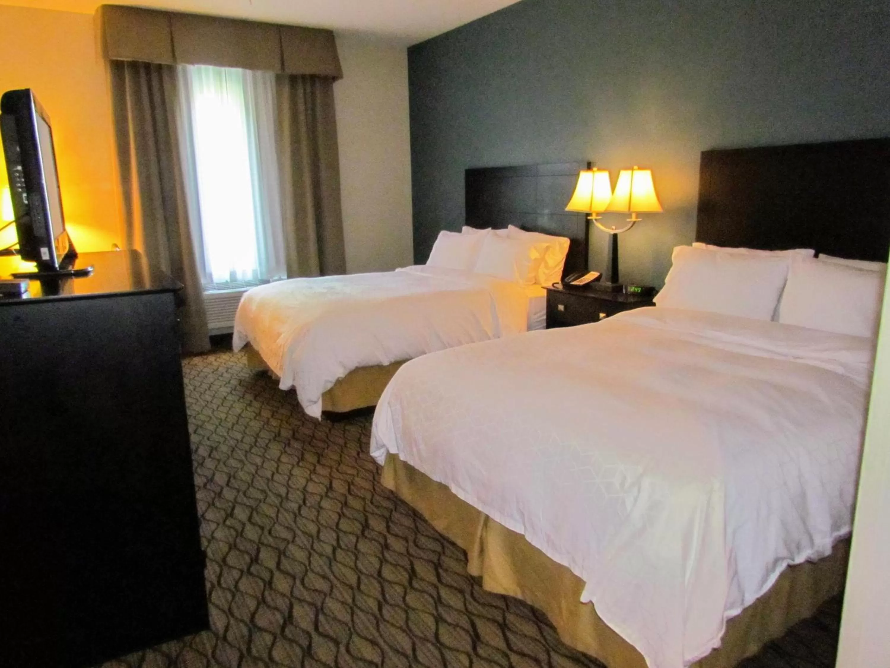 Standard Queen Room with Two Queen Beds in Holiday Inn Express Hotel & Suites Cadillac by IHG