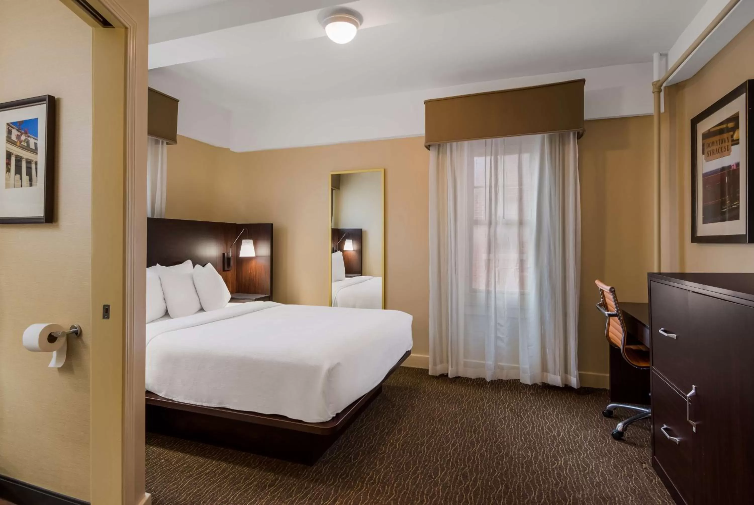 Queen Room in Best Western Syracuse Downtown Hotel and Suites