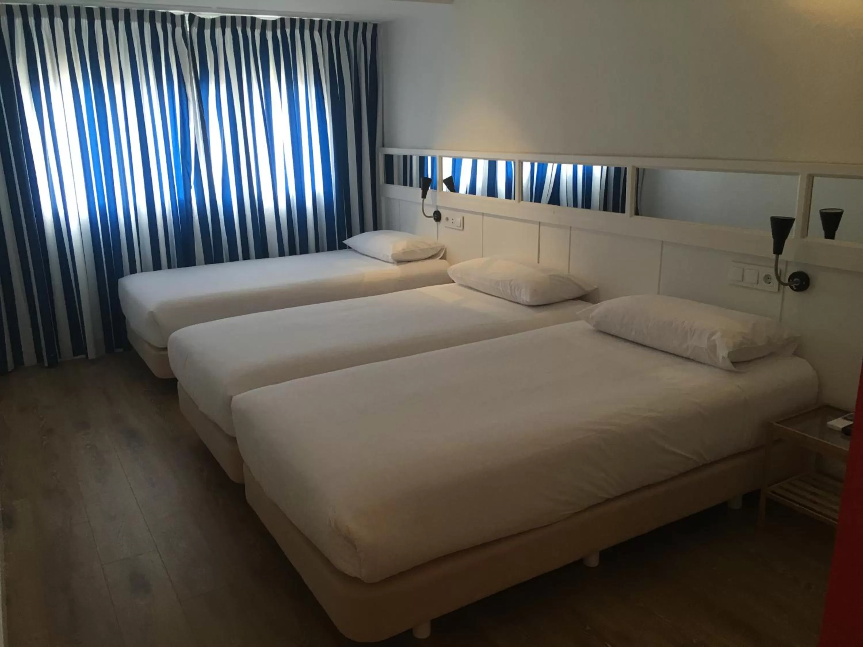 Basic Triple Room in Hotel & Restaurant Marina Palamós