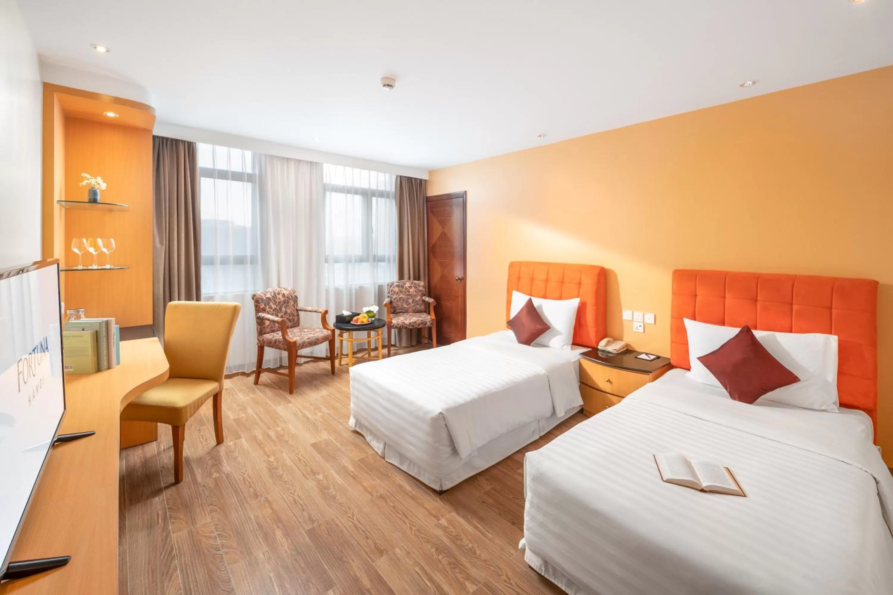 Deluxe Twin Room in Fortuna Hotel Hanoi