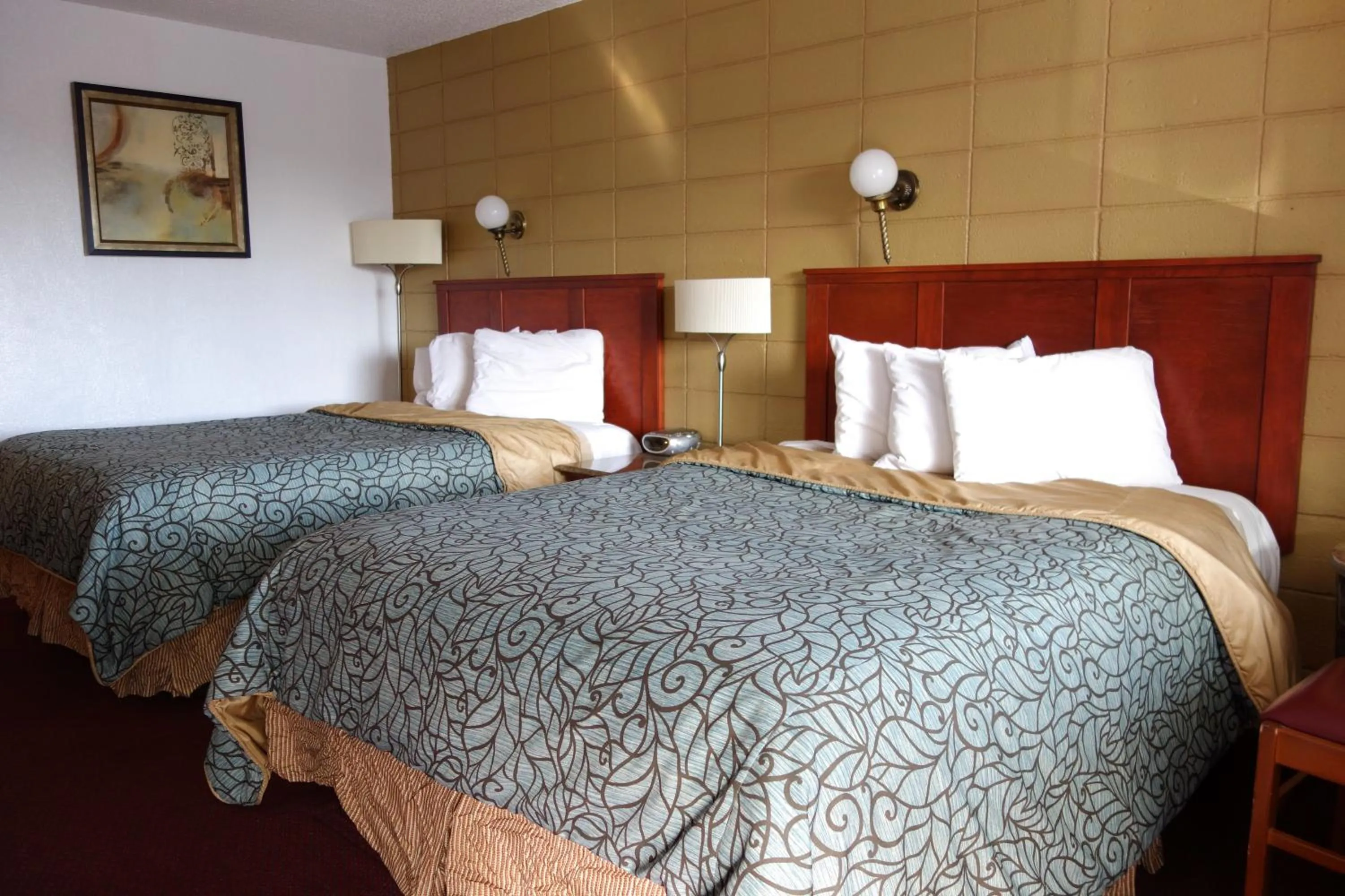 Queen Room with Two Queen Beds - Non-Smoking in Cabana Inn - Boise