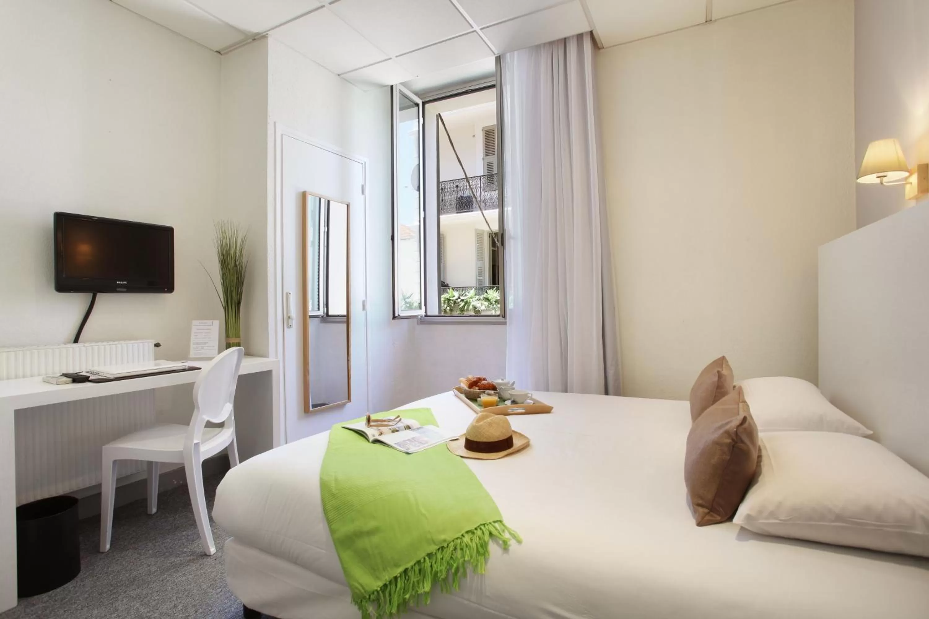 Standard Double Room in Hôtel P.L.M.