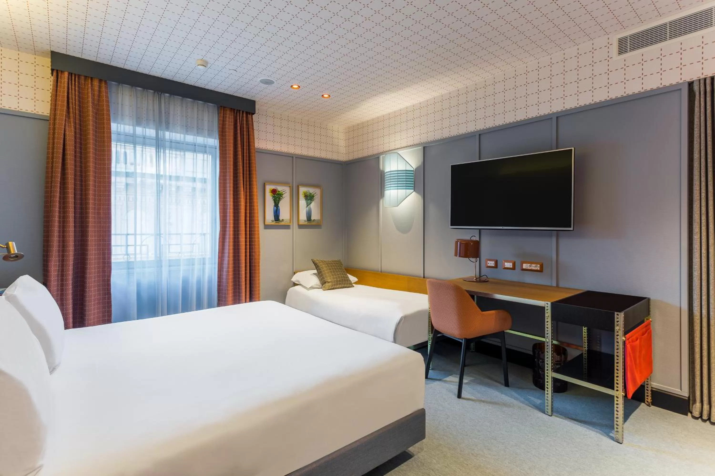 Classic Triple Room in Room Mate Collection Giulia, Milan