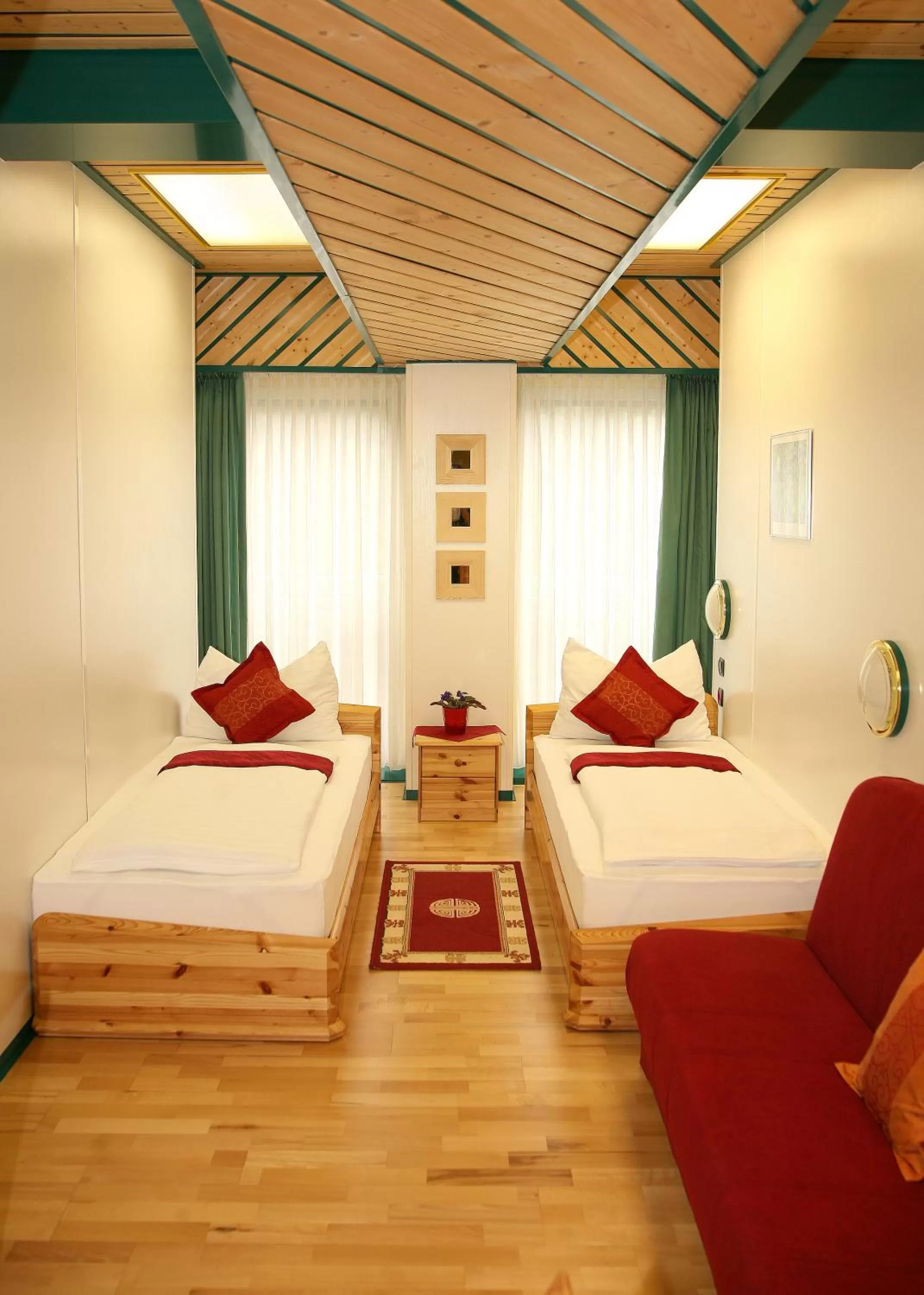 Twin Room in Hotel Asperner Löwe