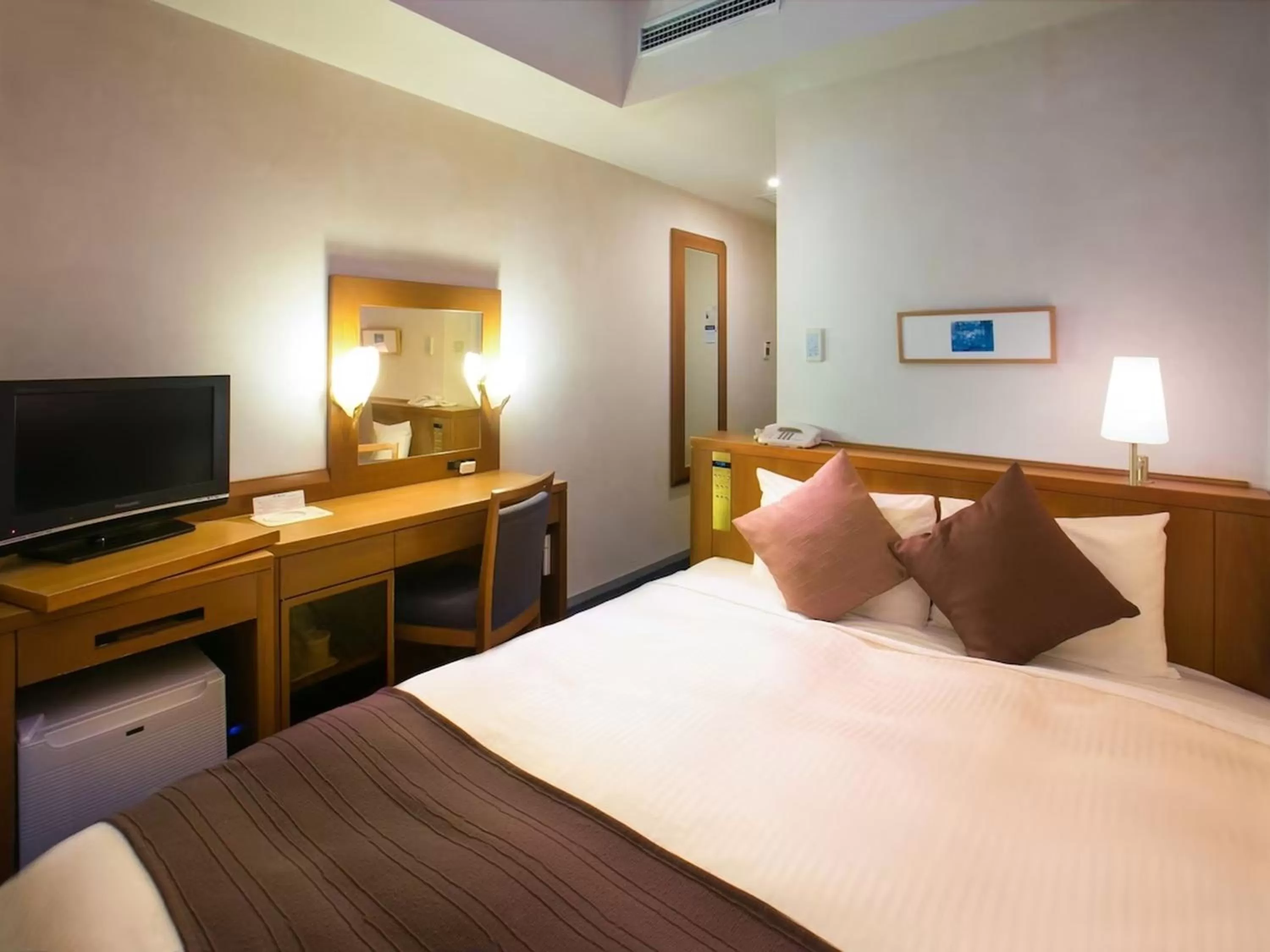 Superior Double Room with Small Double Bed - Non-Smoking in Iwaki Washington Hotel