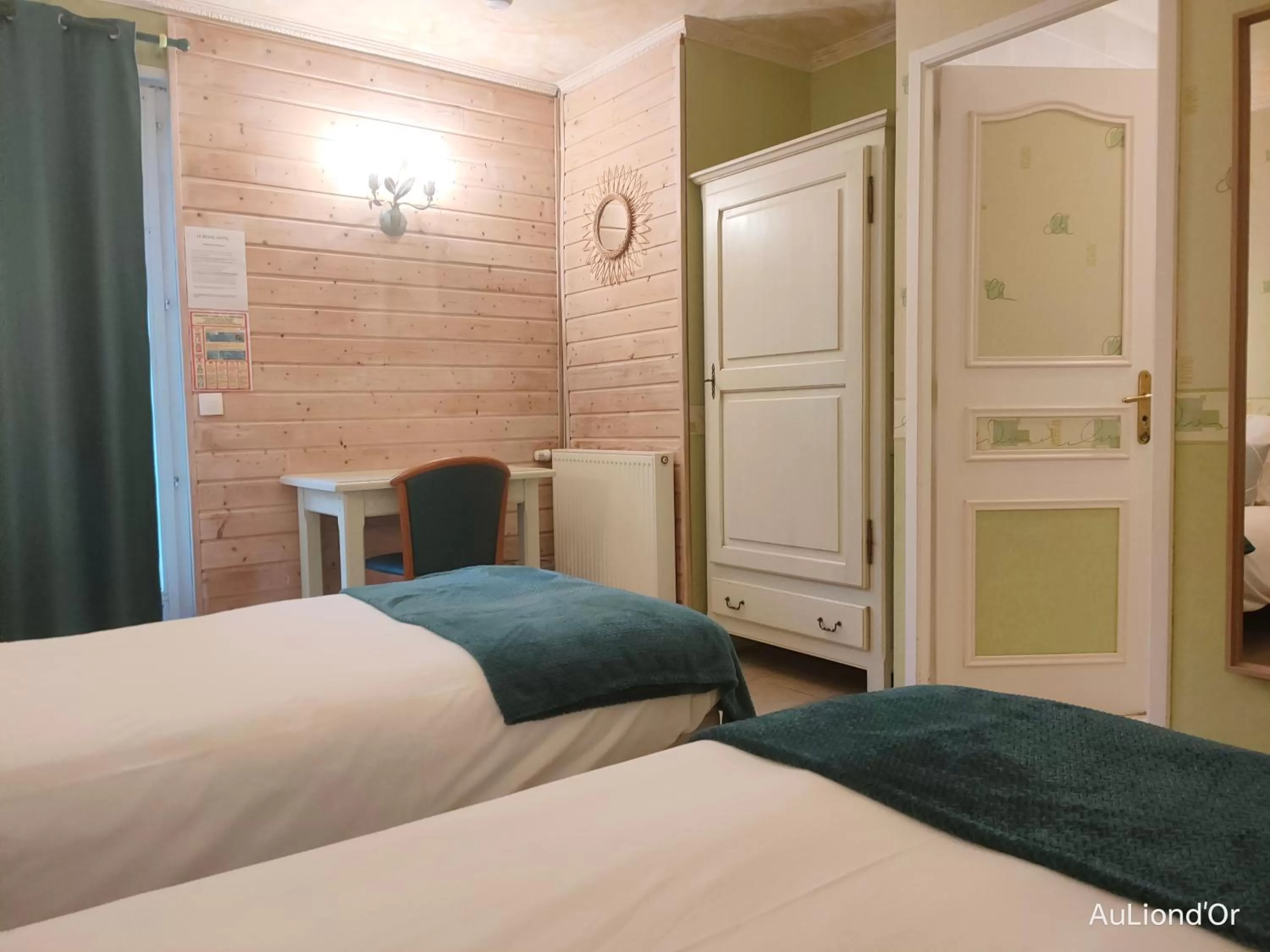 Standard Twin Room - single occupancy in Le Royal Hôtel