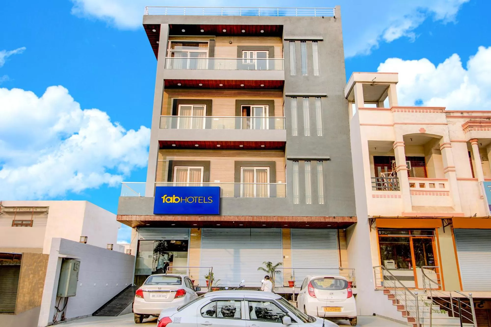 FabHotel 7th Crossing Malviya Nagar