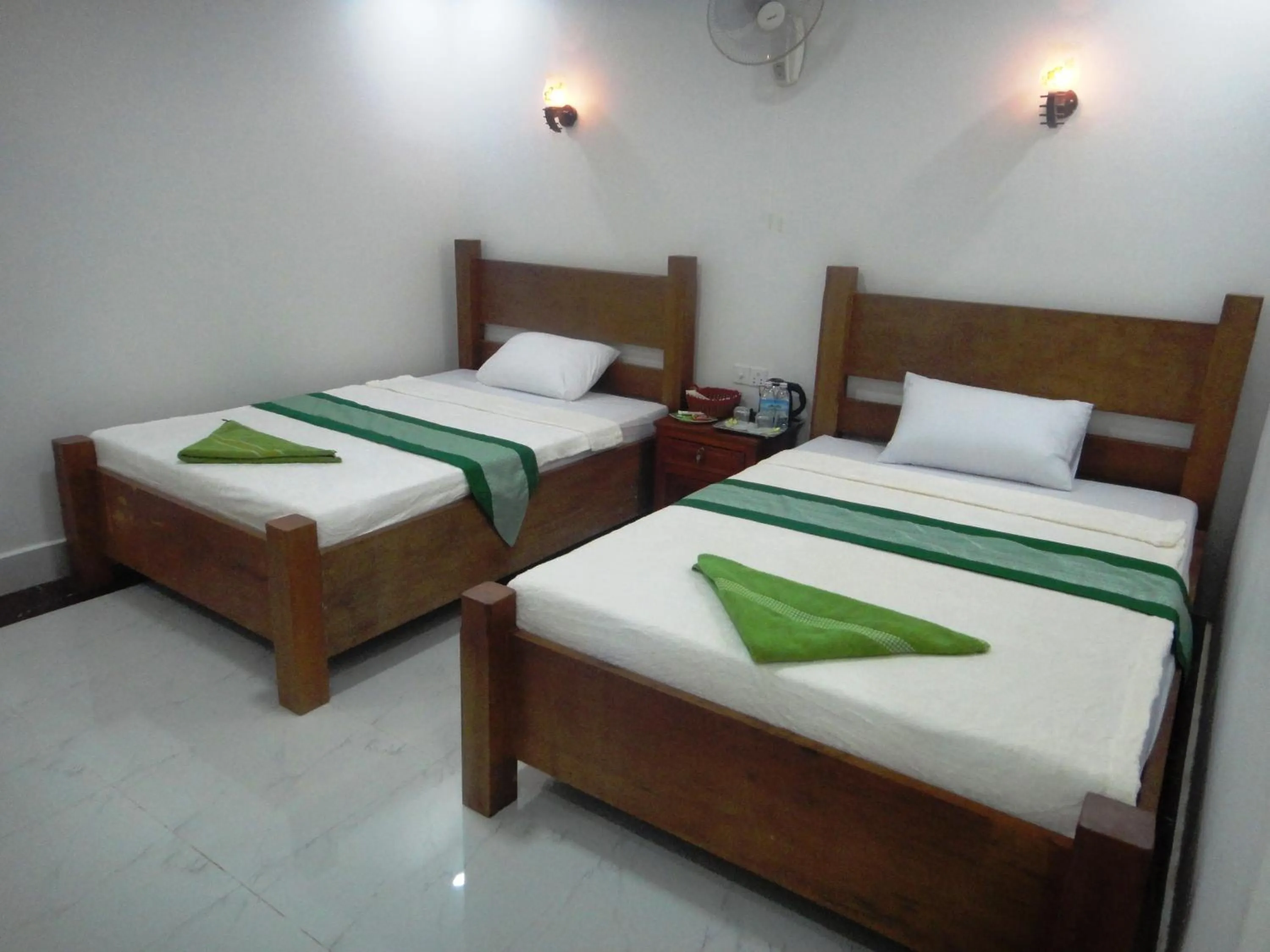 Standard Twin Room with AC in Marany Guesthouse