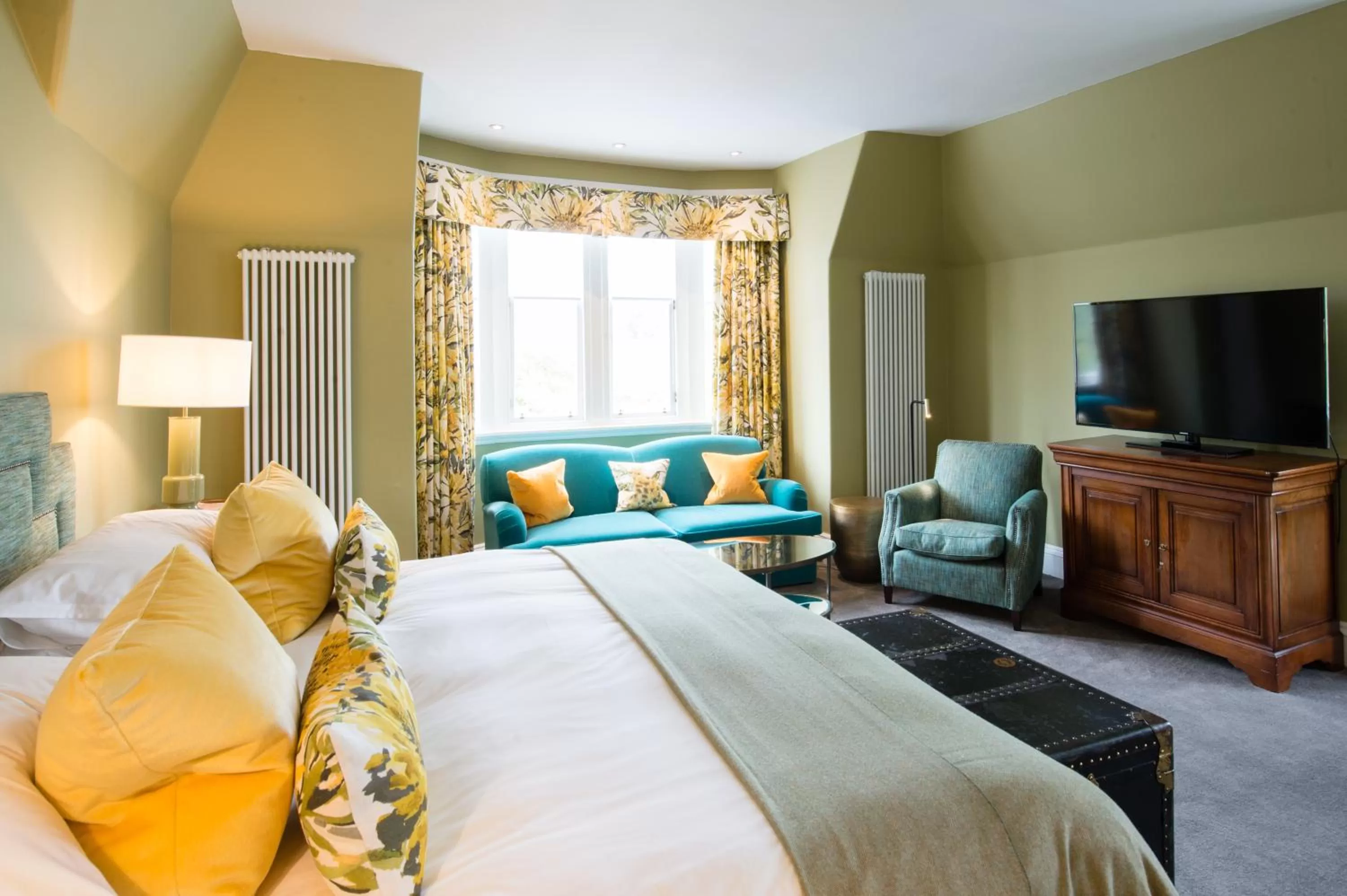 Deluxe Room in One Devonshire Gardens a Hotel Du Vin