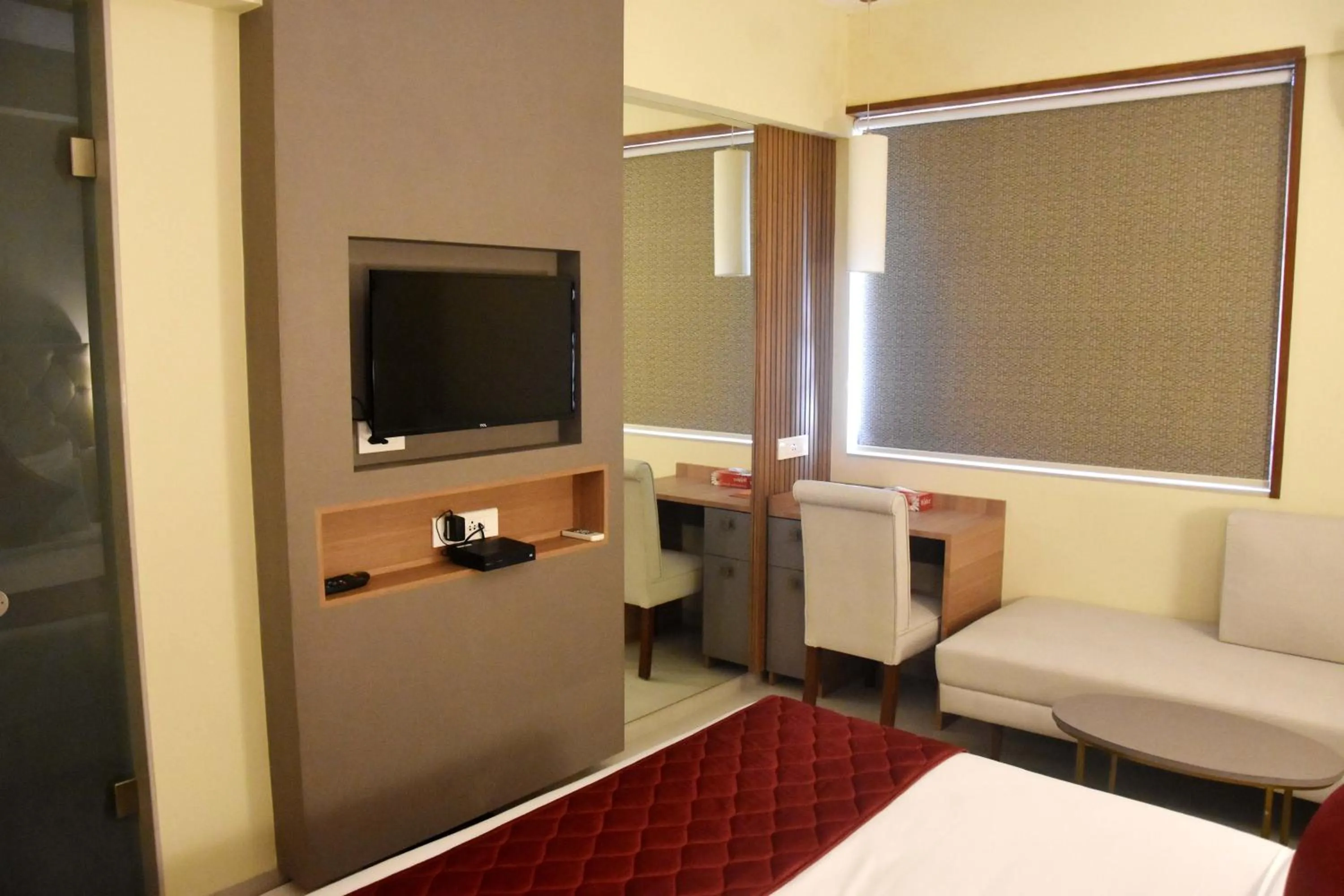 Superior Room - single occupancy in Abbott Hotel