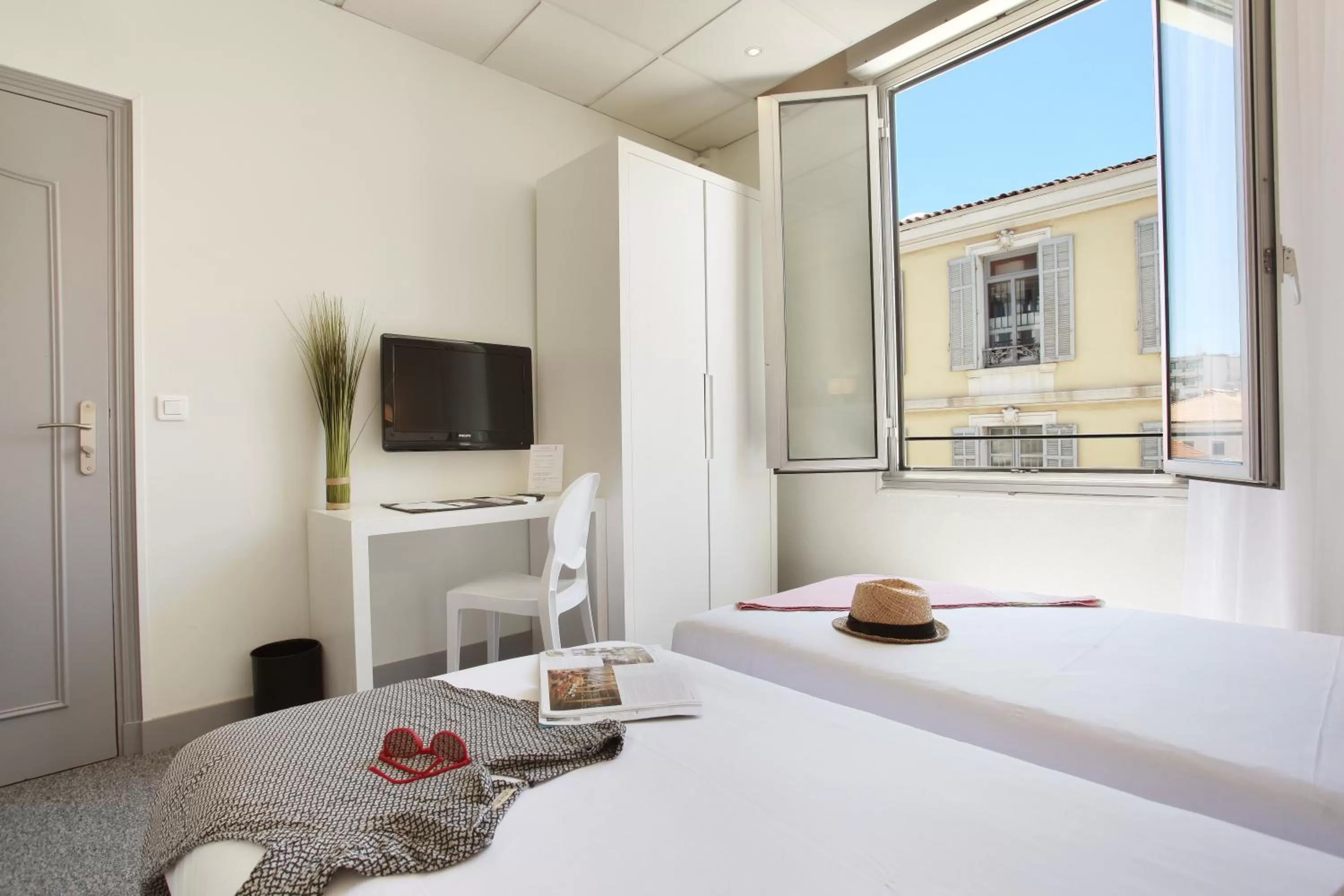 Superior Twin Room in Hôtel P.L.M.