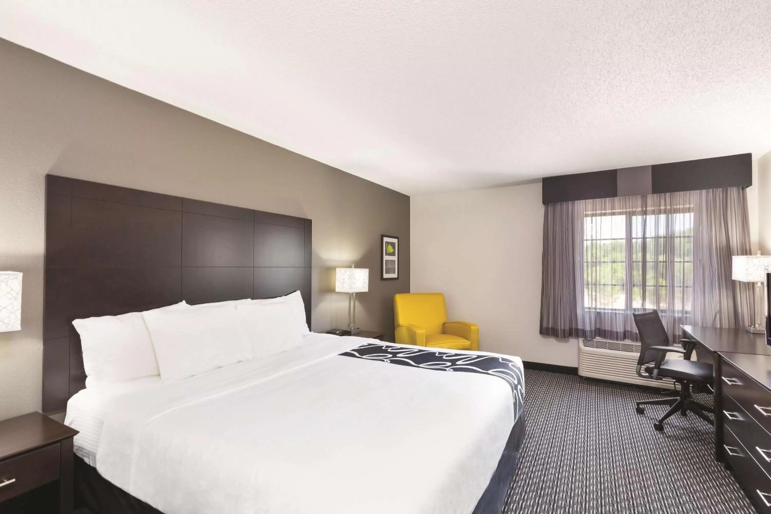 King Room in La Quinta by Wyndham Milwaukee Delafield