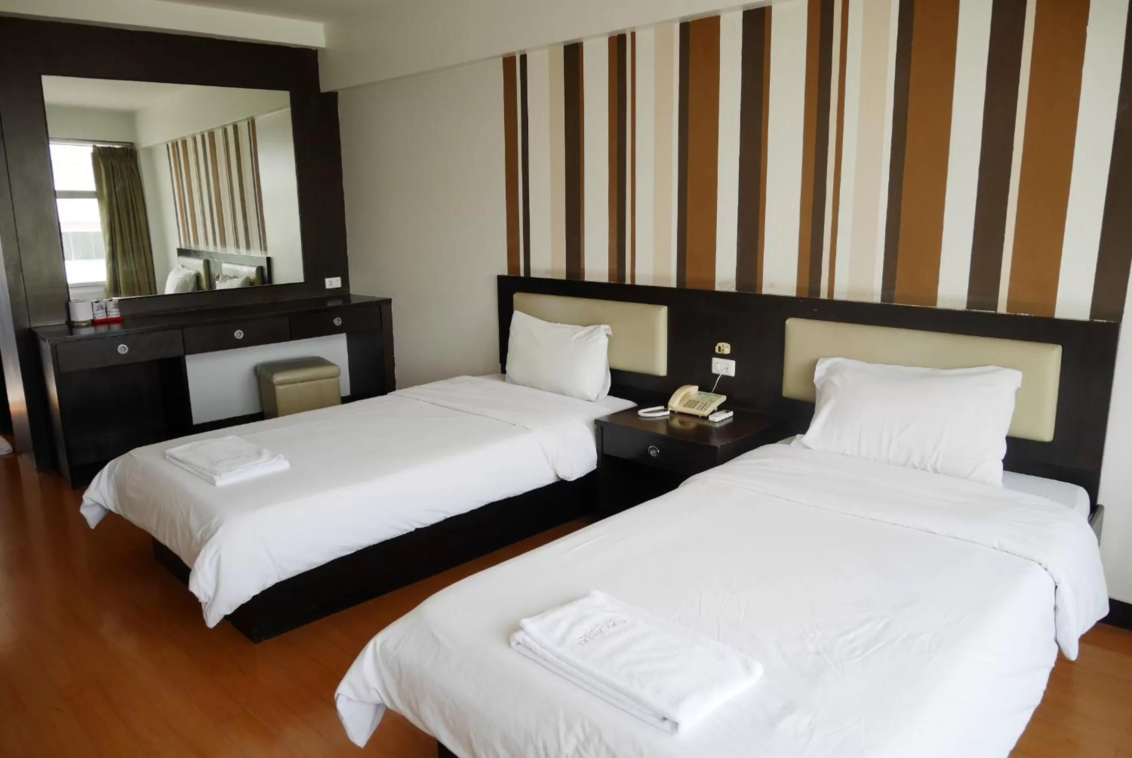 Standard Twin Room in Roma Hotel