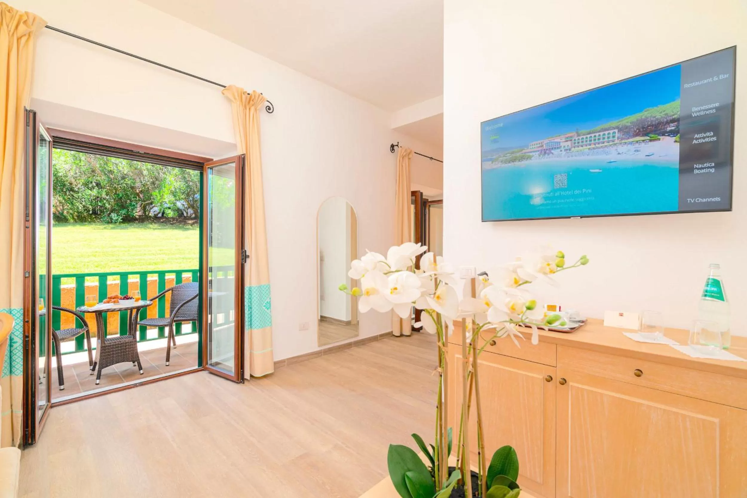 Junior Suite with Garden View in Hotel Dei Pini