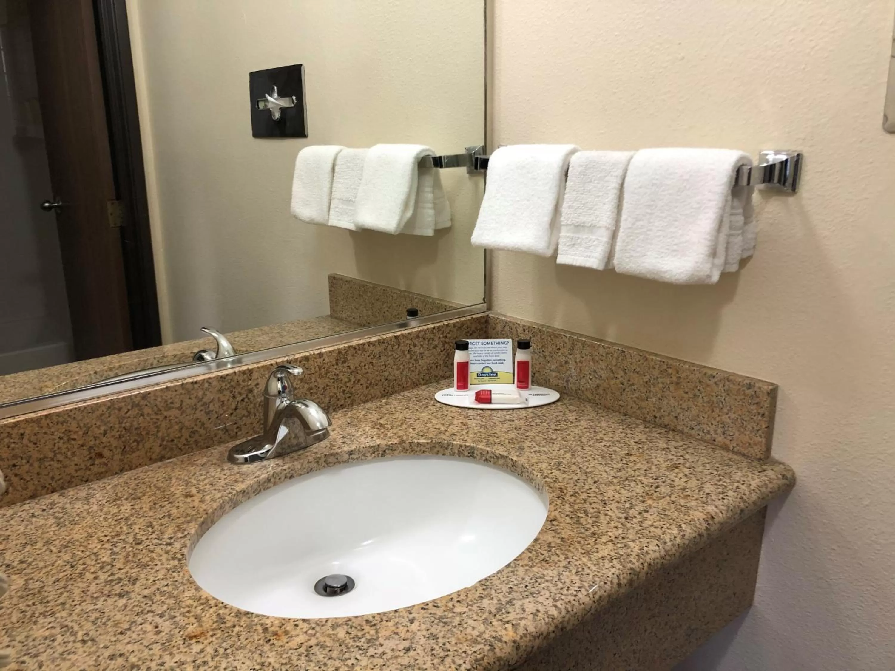 Queen Room with Two Queen Beds - Non-Smoking in Days Inn by Wyndham Rio Rancho