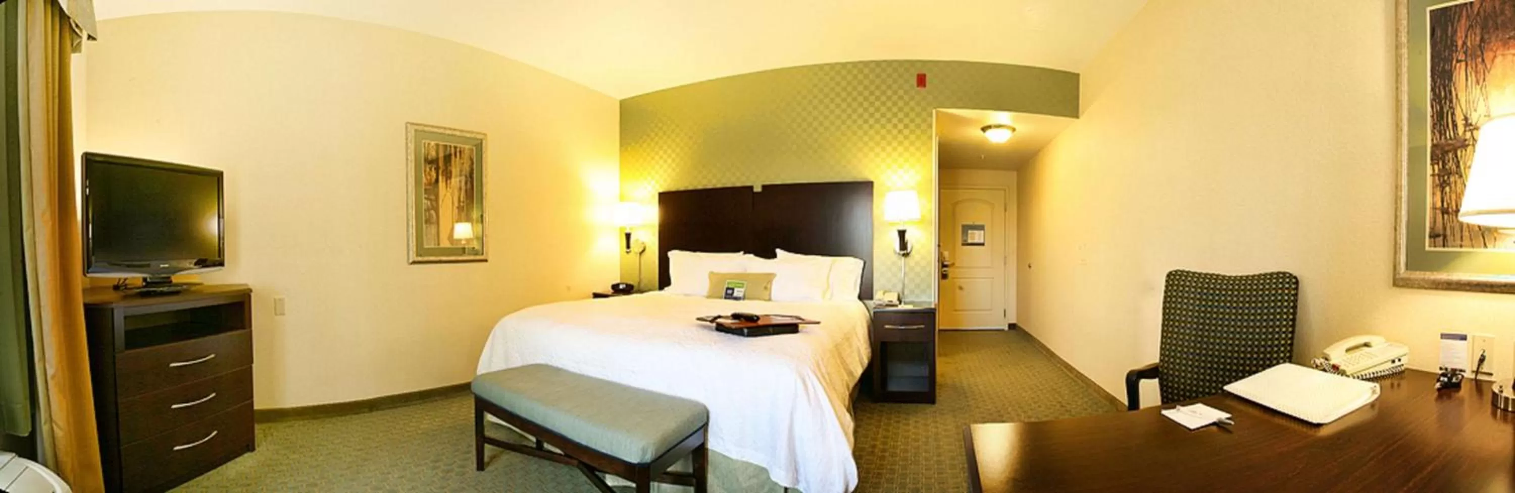 King Room with King Bed - Non-Smoking in Hampton by Hilton