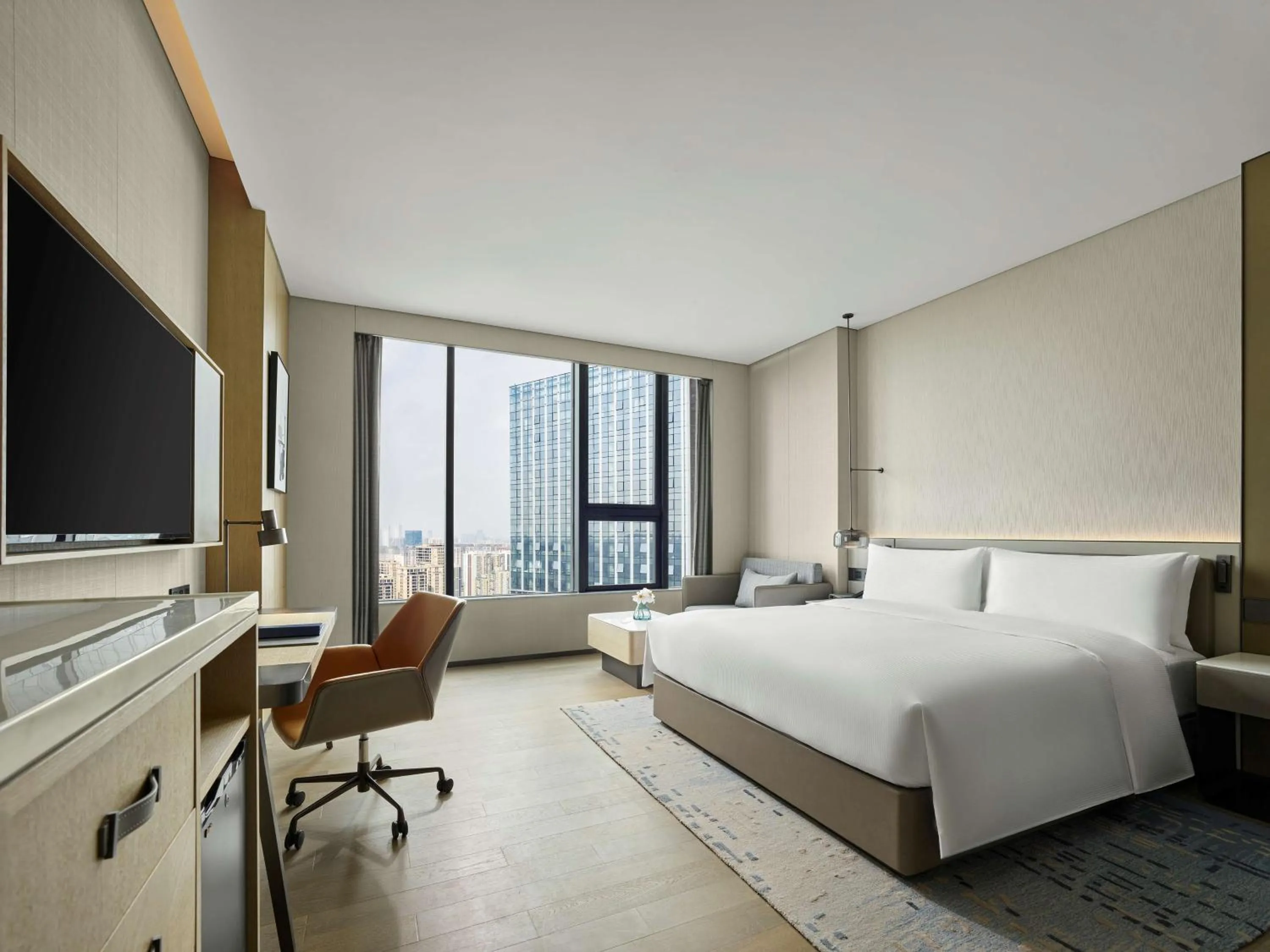 Deluxe King Room in DoubleTree by Hilton Chengdu Riverside - Close to Panda Base and Chengdu East Railway