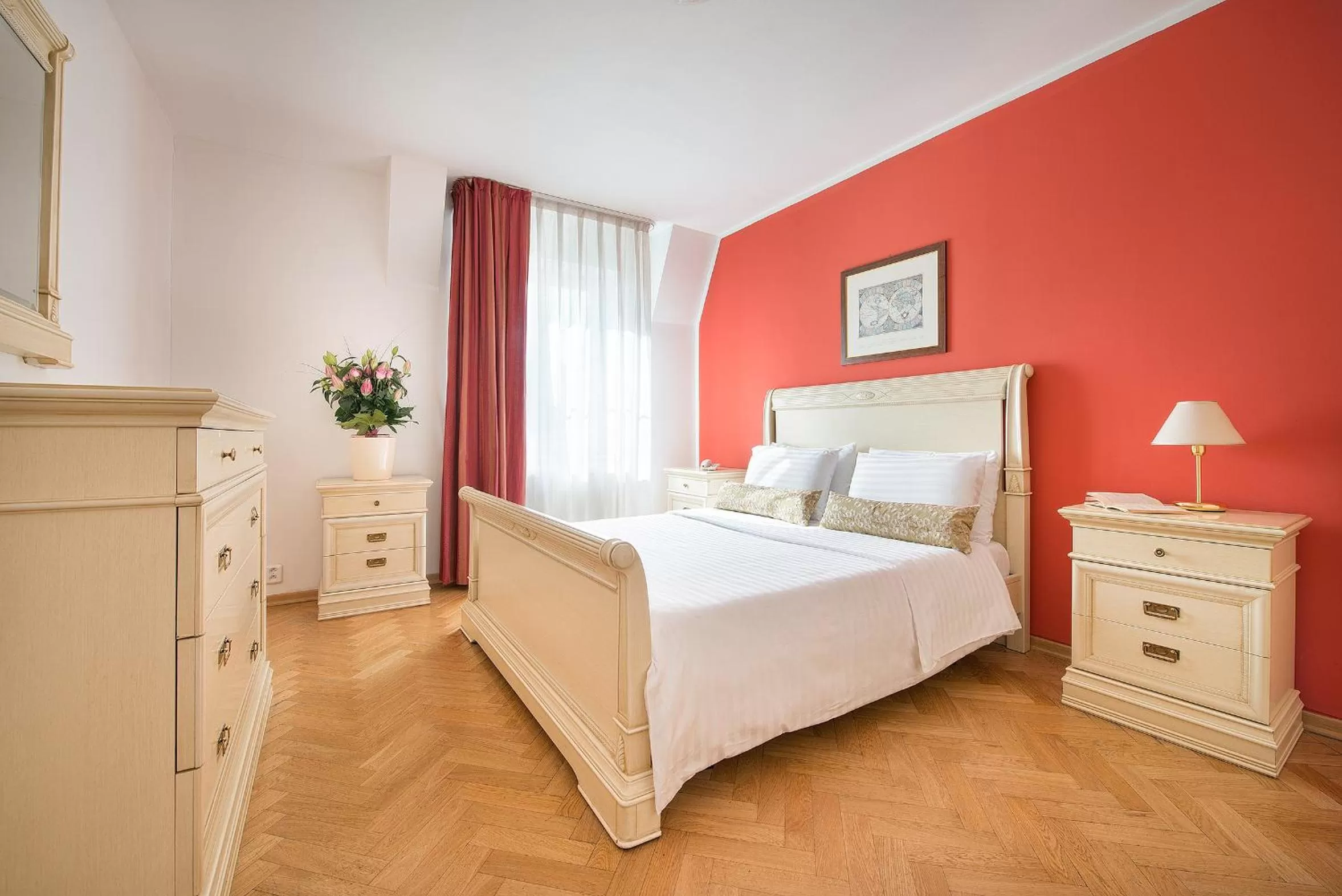 Apartment with City View in Hotel Suite Home Prague