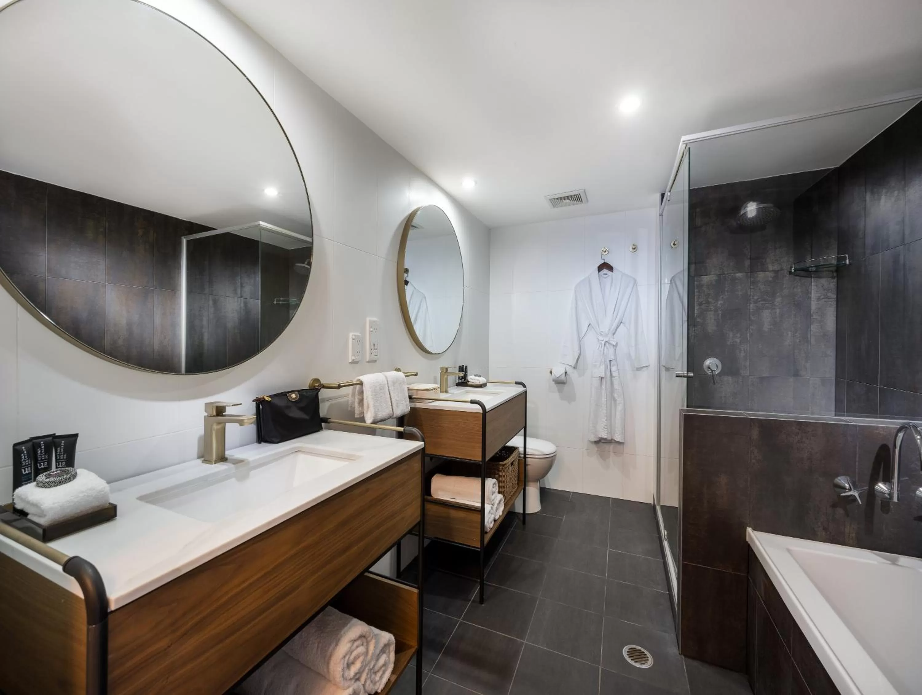 Studio Suite in Mantra Terrace Brisbane