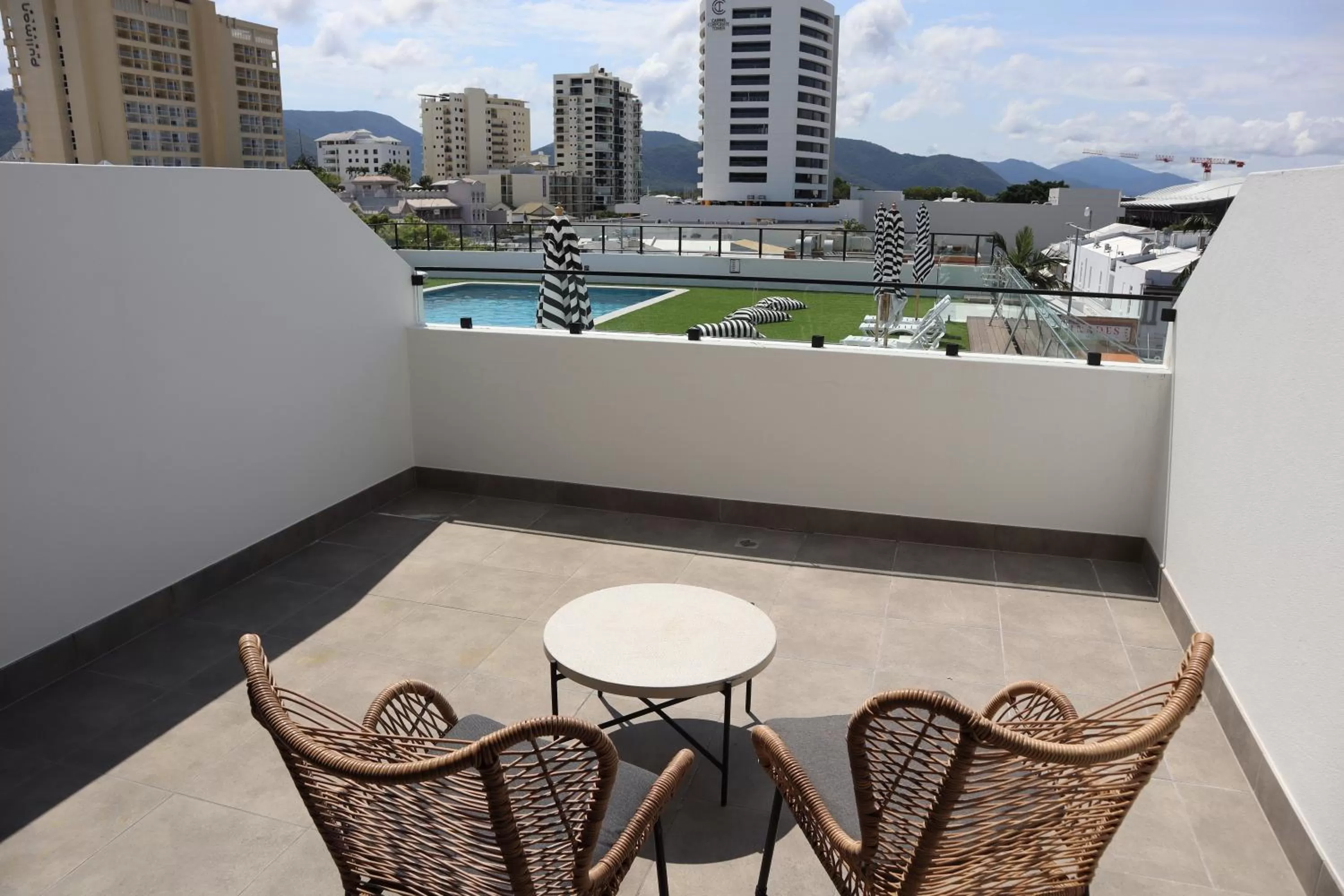 Deluxe Terrace Room in The Benson Hotel