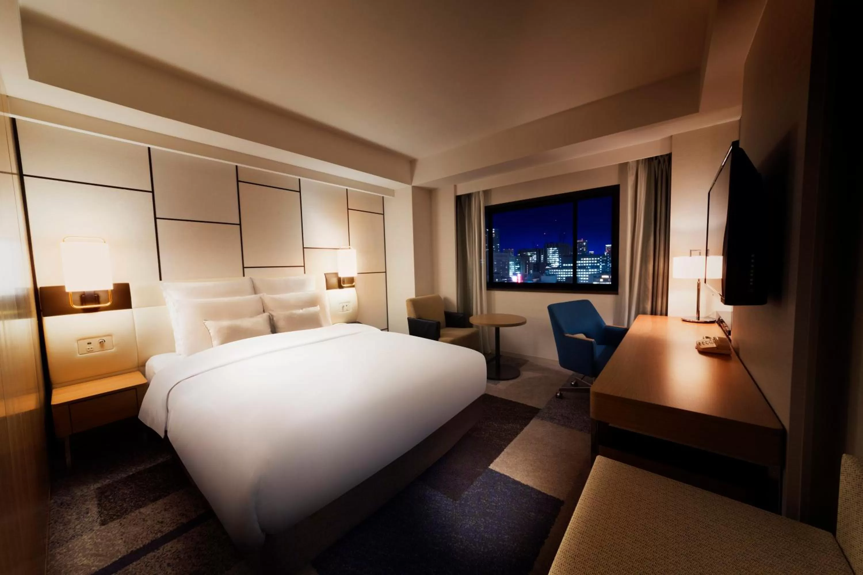 Premium Queen Room with Lounge Access - High Floor in ANA Crowne Plaza Osaka by IHG