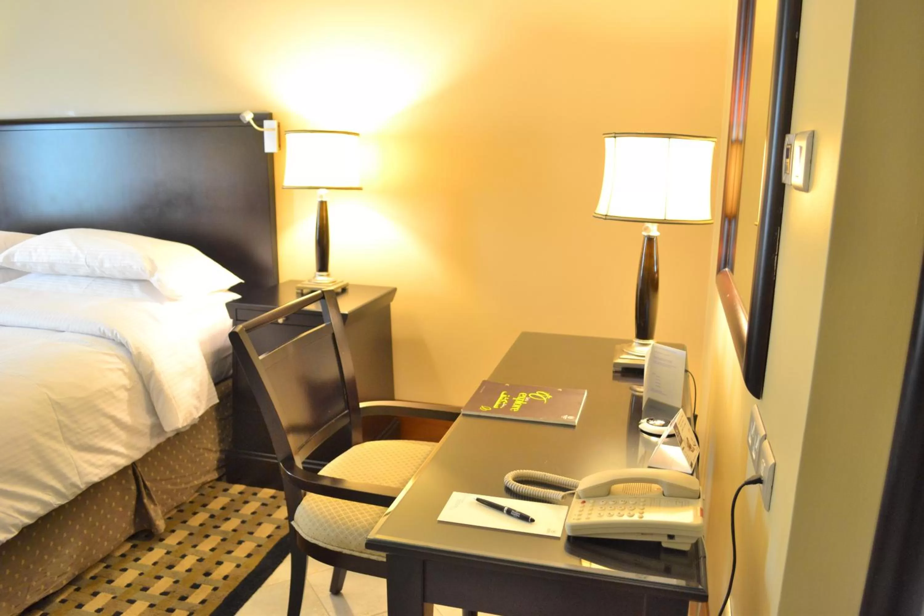 Classic King Room City View in Sheraton Khalidiya Hotel