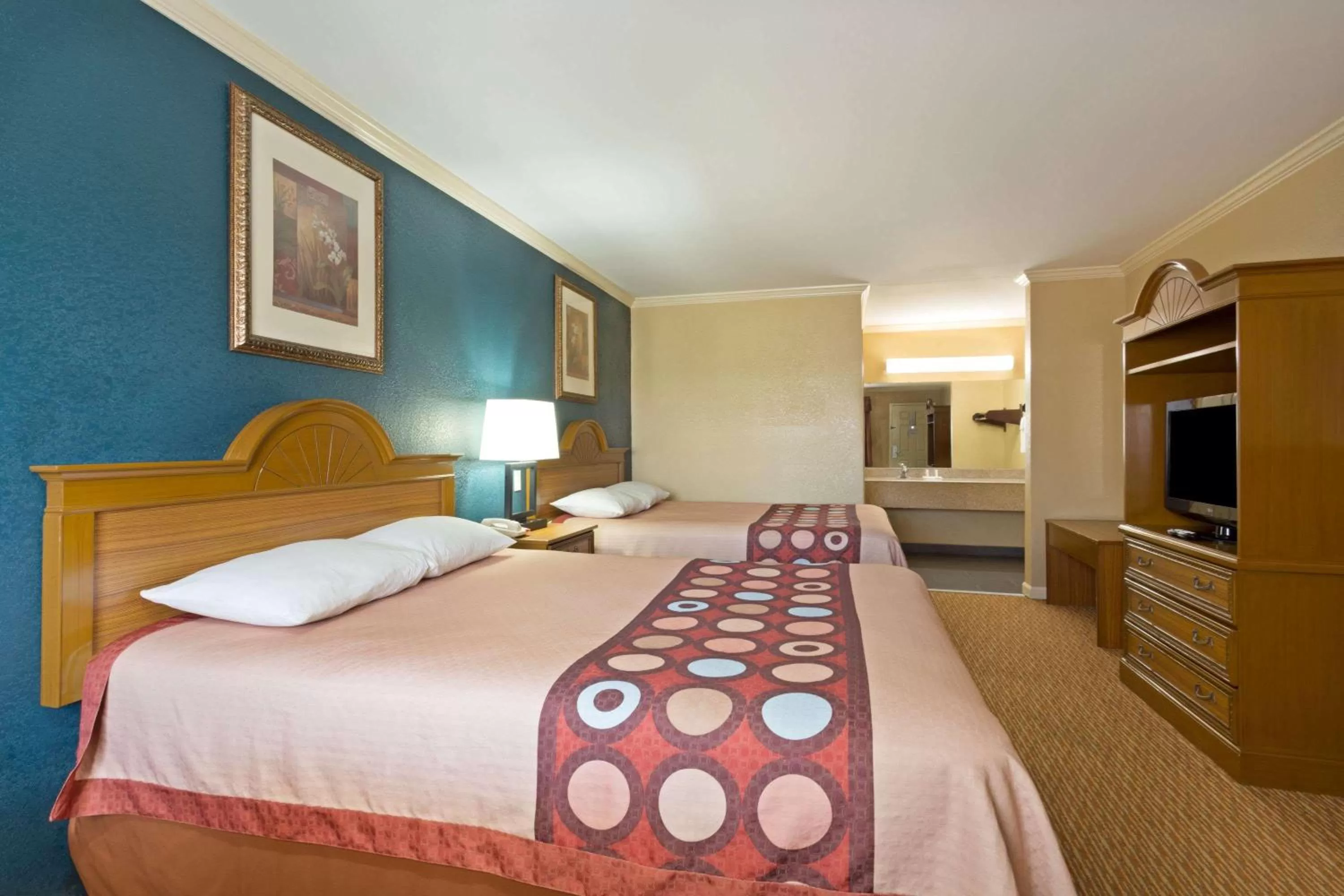 Queen Room with Two Queen Beds - Non-Smoking in Super 8 by Wyndham Covington