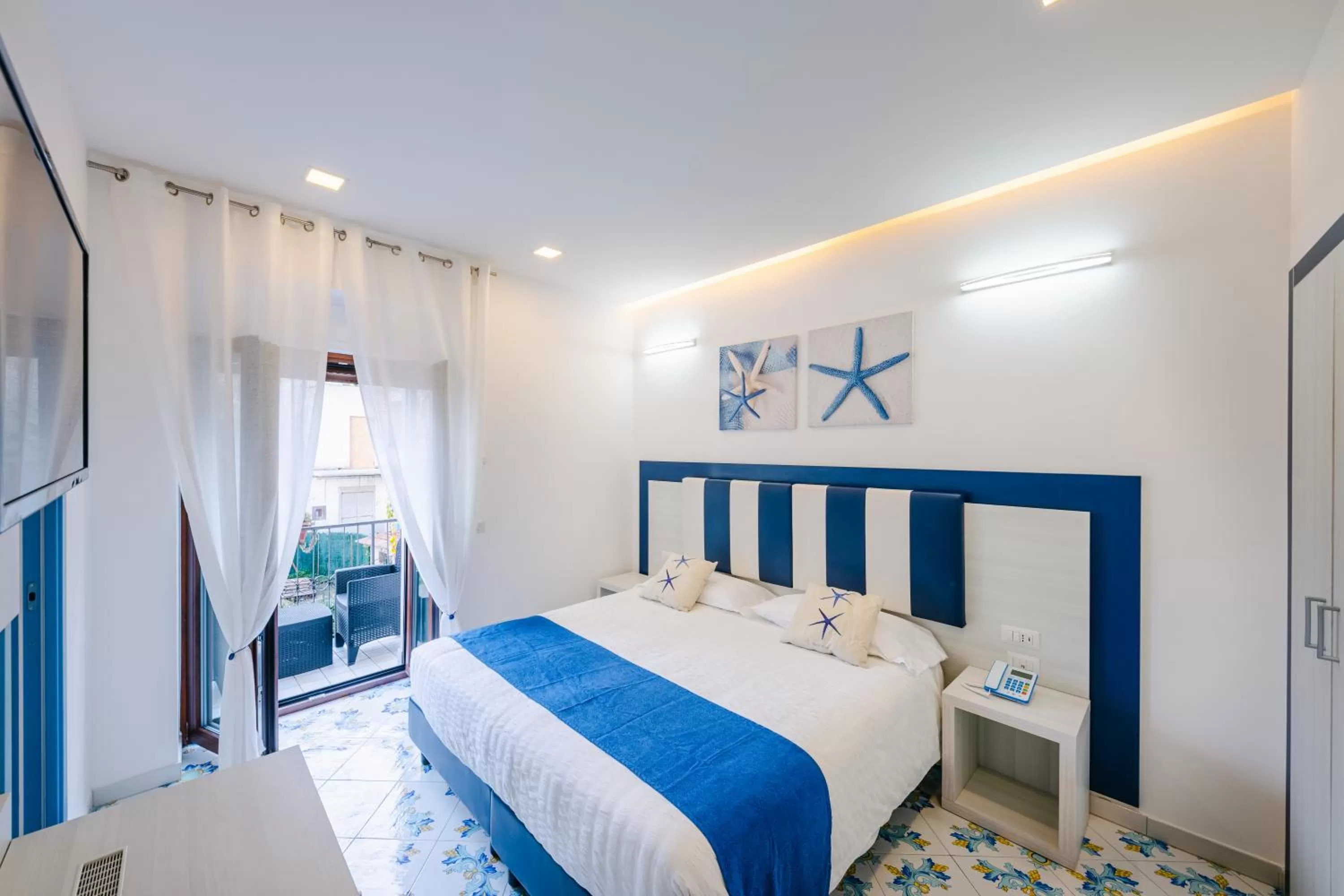 Superior Twin Room with Garden View in Costa Blu