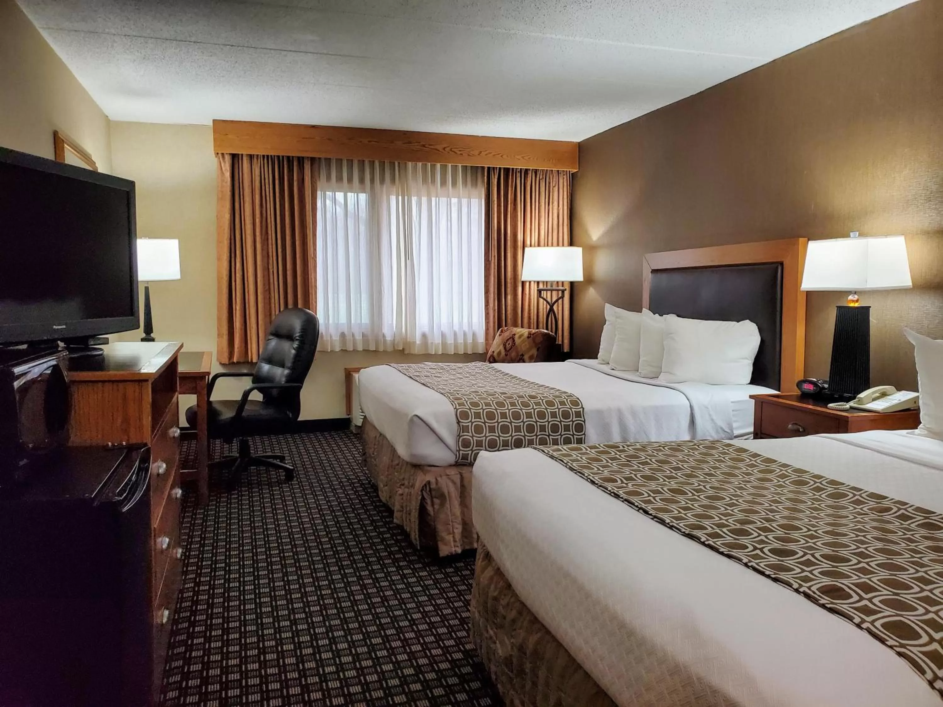 Queen Room in Ramkota Hotel Pierre