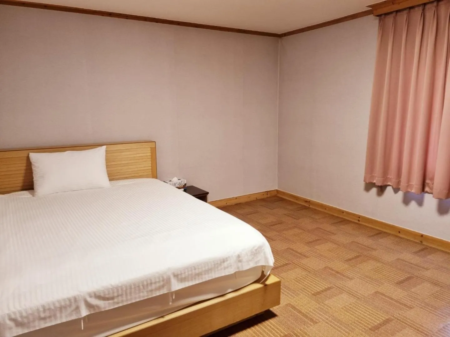 Single Room - single occupancy in Hotel G