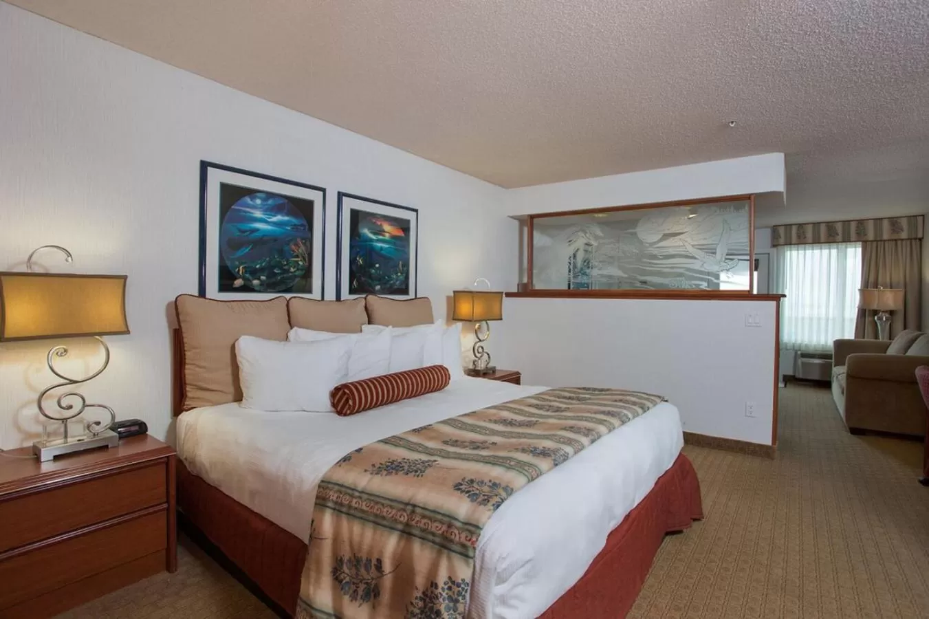 King Room with Sofa Bed - single occupancy in Shilo Inn Suites Ocean Shores
