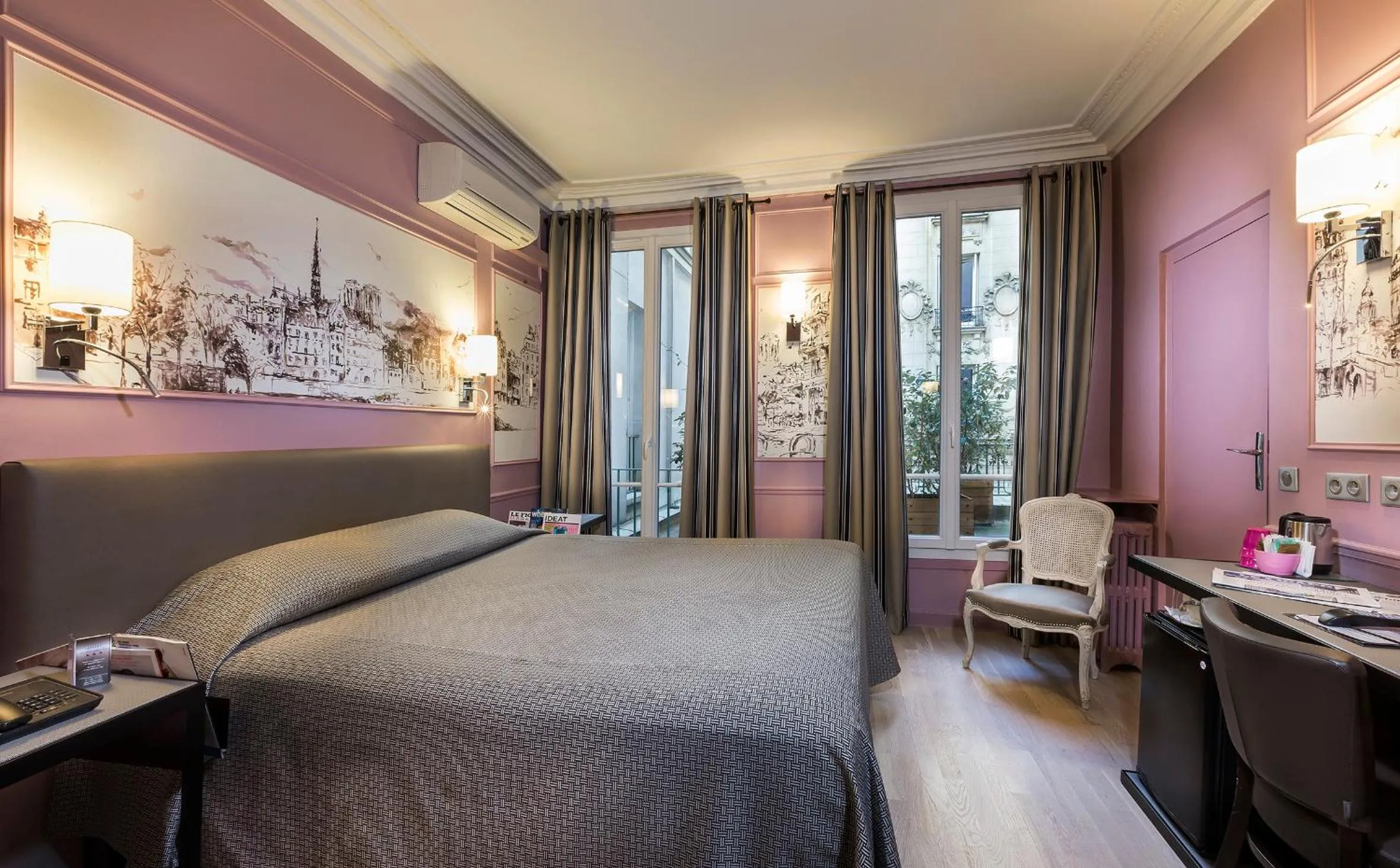 Deluxe Double Room in Hotel Concortel Paris