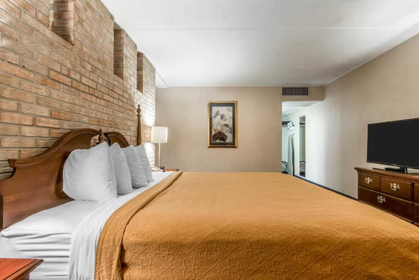 Upgraded Room, 1 King Bed - Non-Smoking in Quality Inn & Conference Center