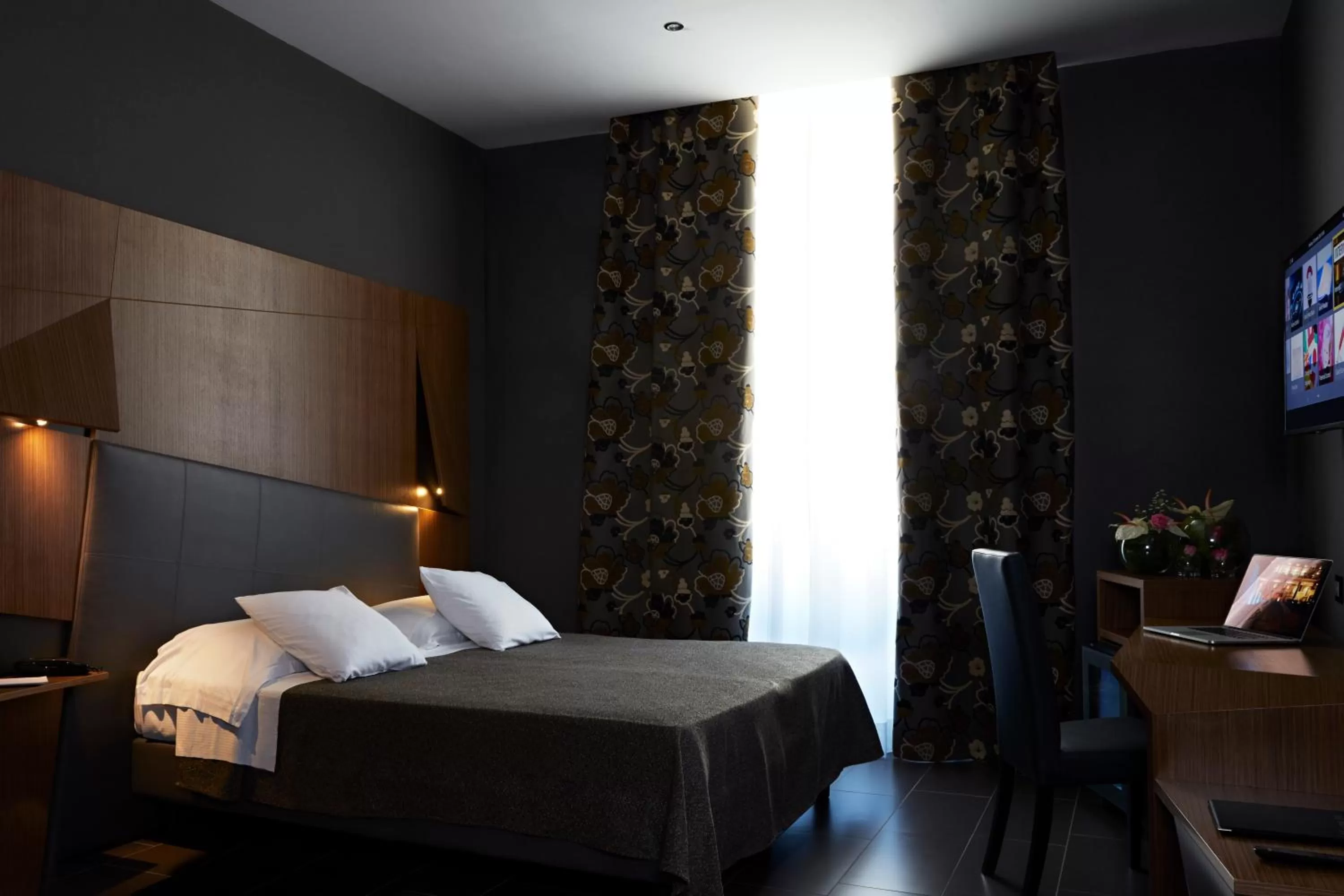 Double or Twin Room in Hotel The Building