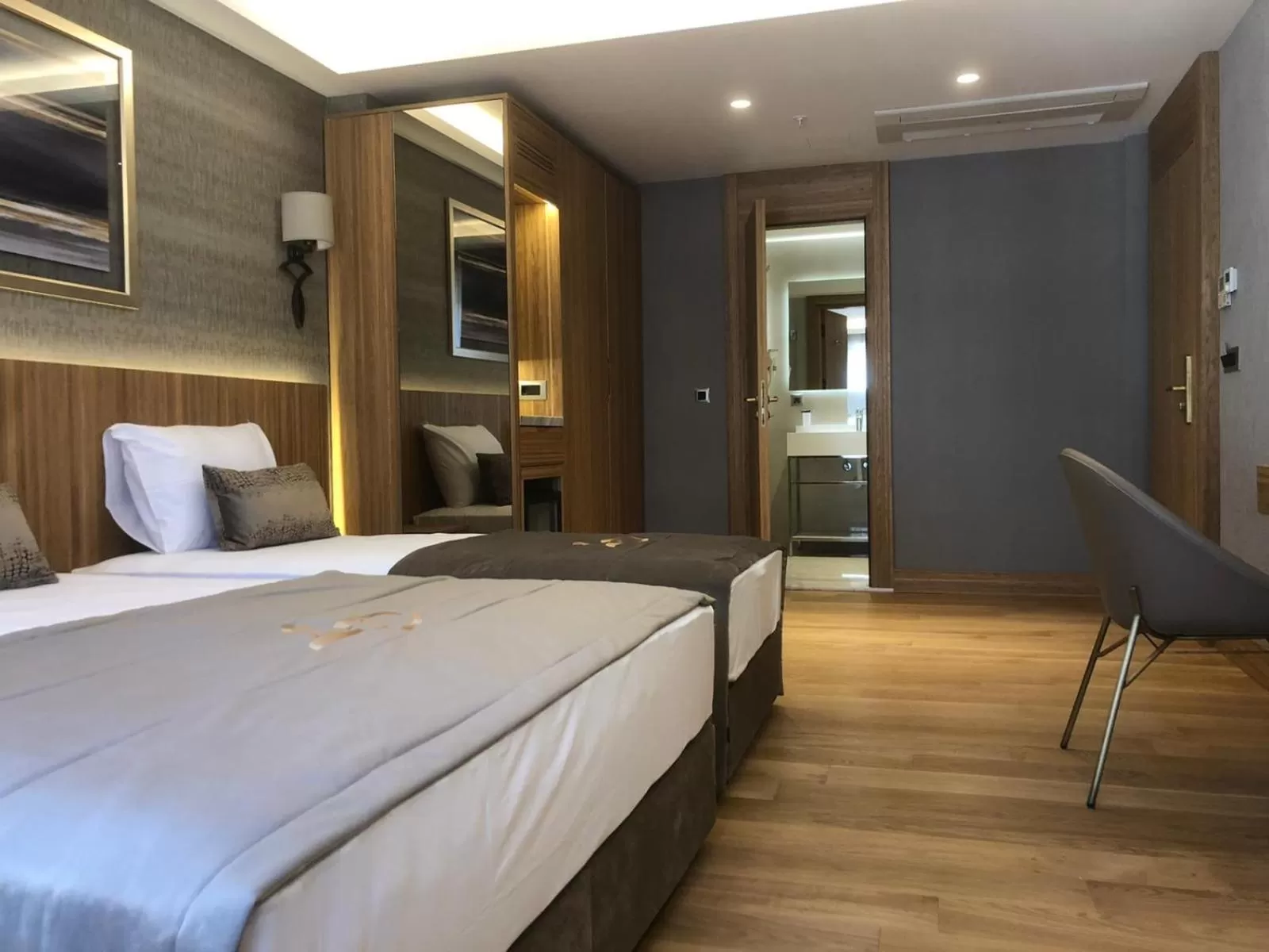 Superior Double Room in Lady Diana Hotel