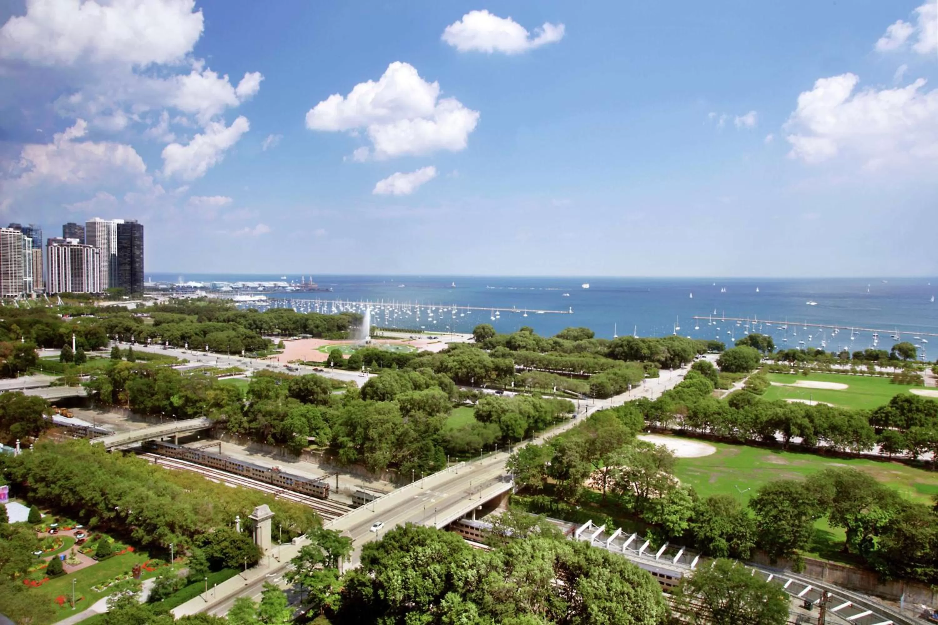 Queen with Two Queen Beds - Lake View in Hilton Chicago