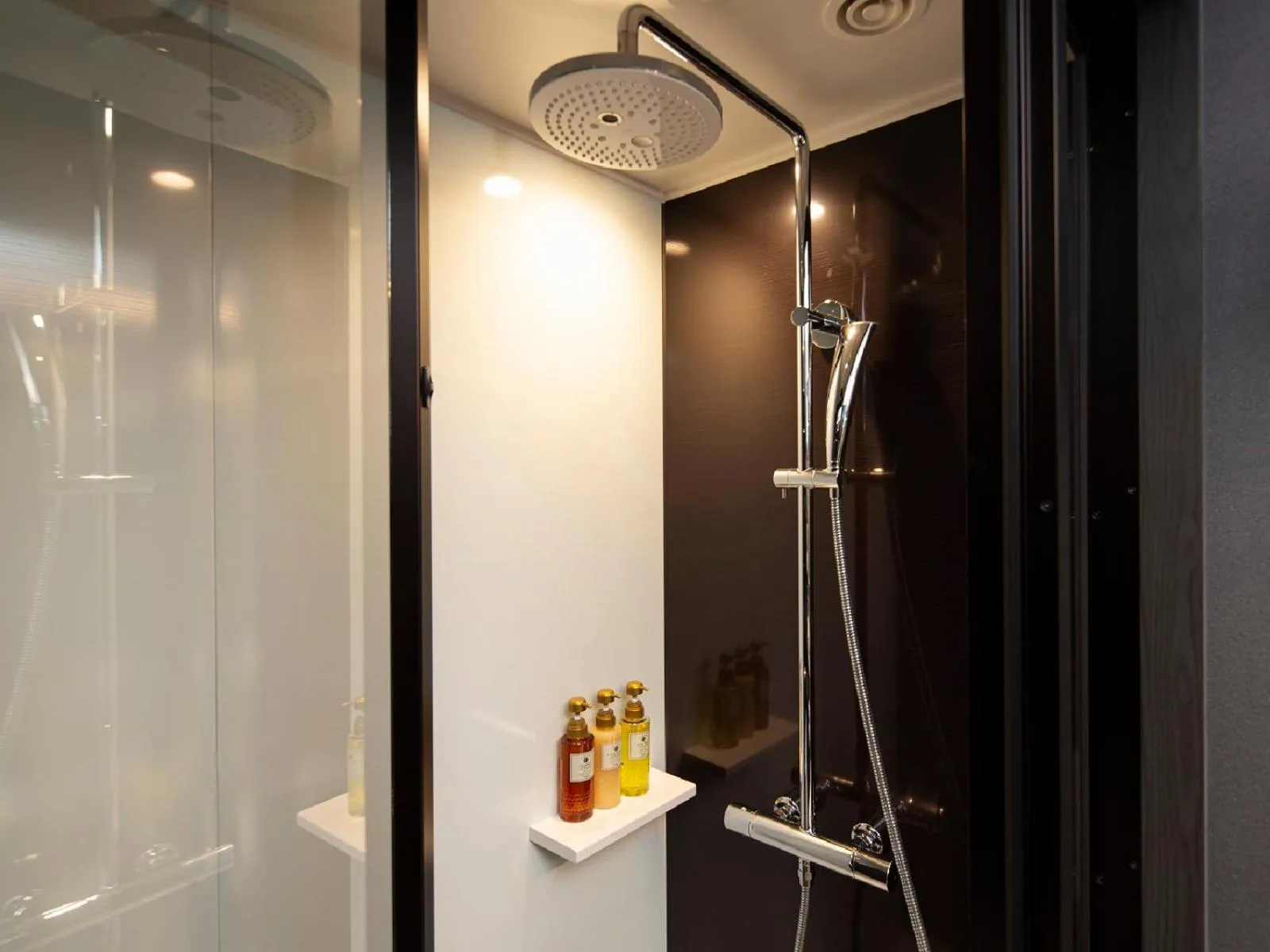 Twin Room with Shower - Smoking in Hotel Intergate Osaka Umeda